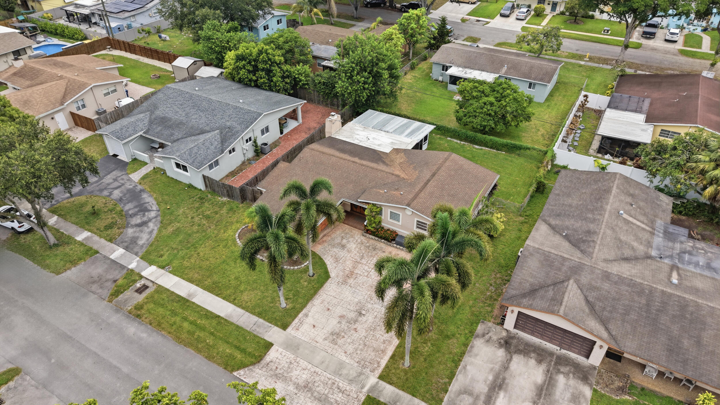 main property photo 41