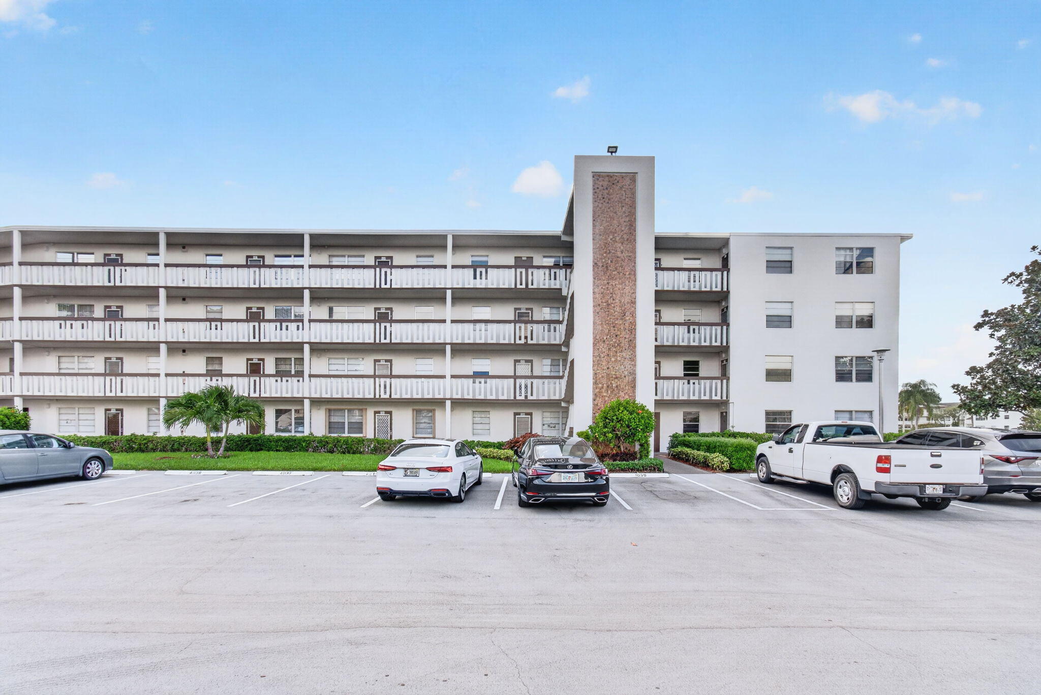 main property photo 17
