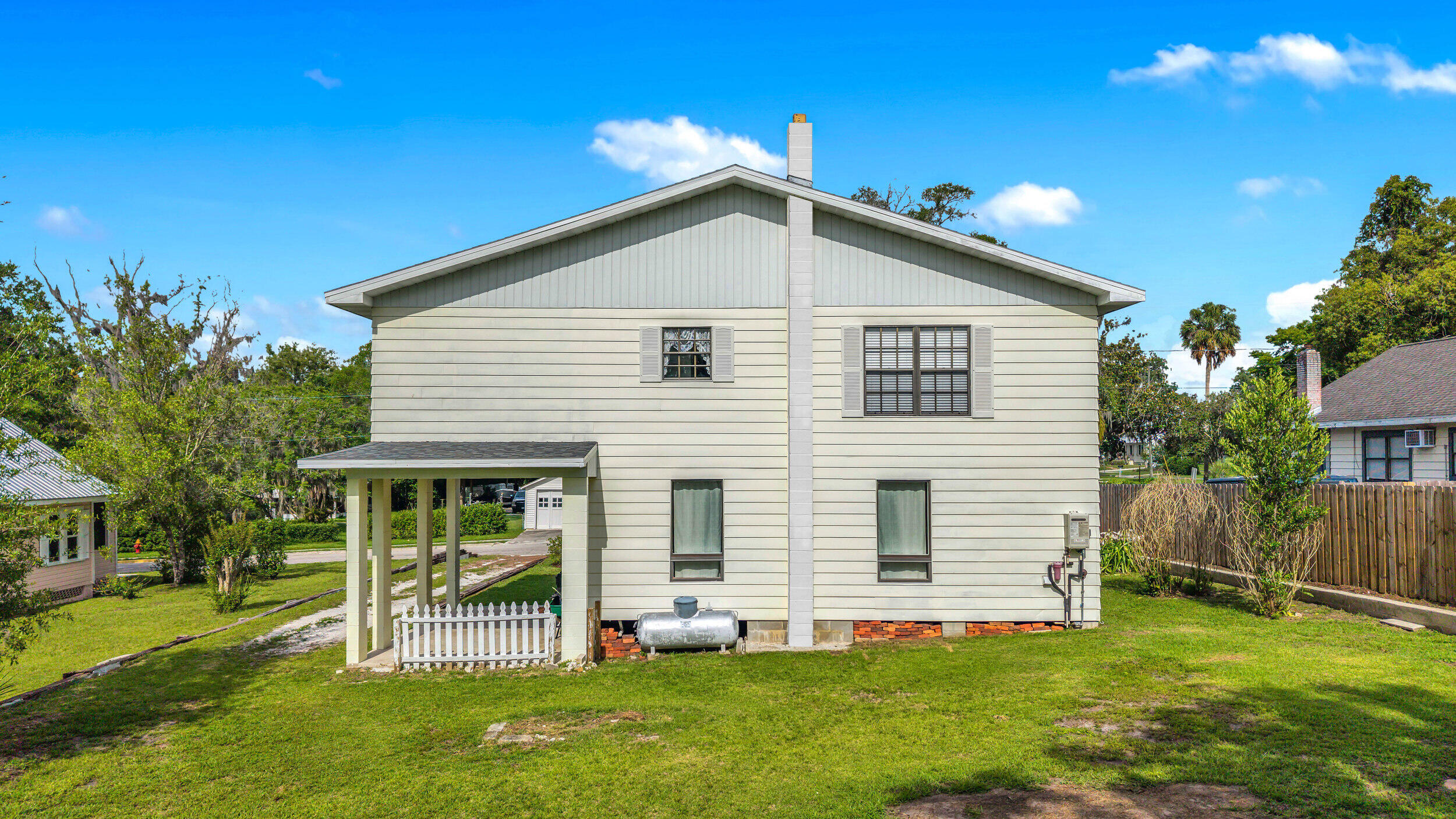 main property photo 39