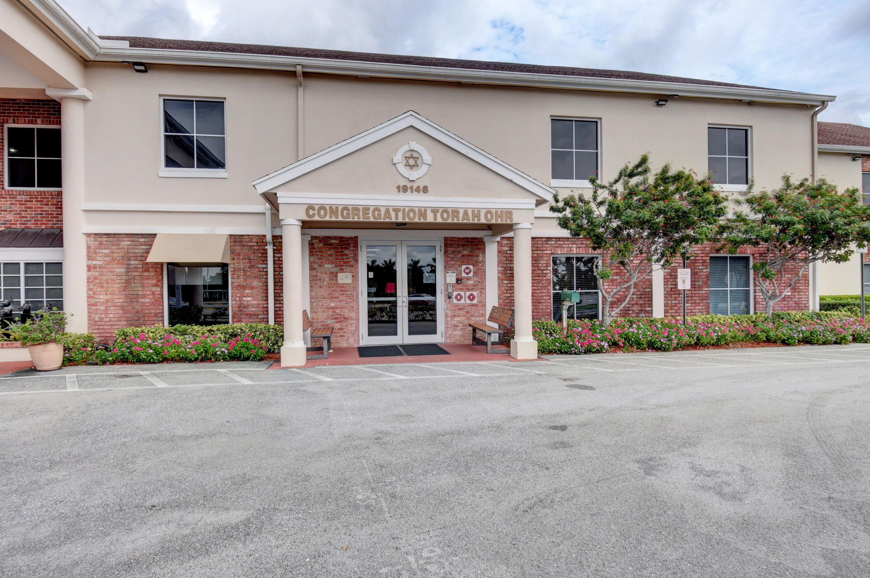 main property photo 29