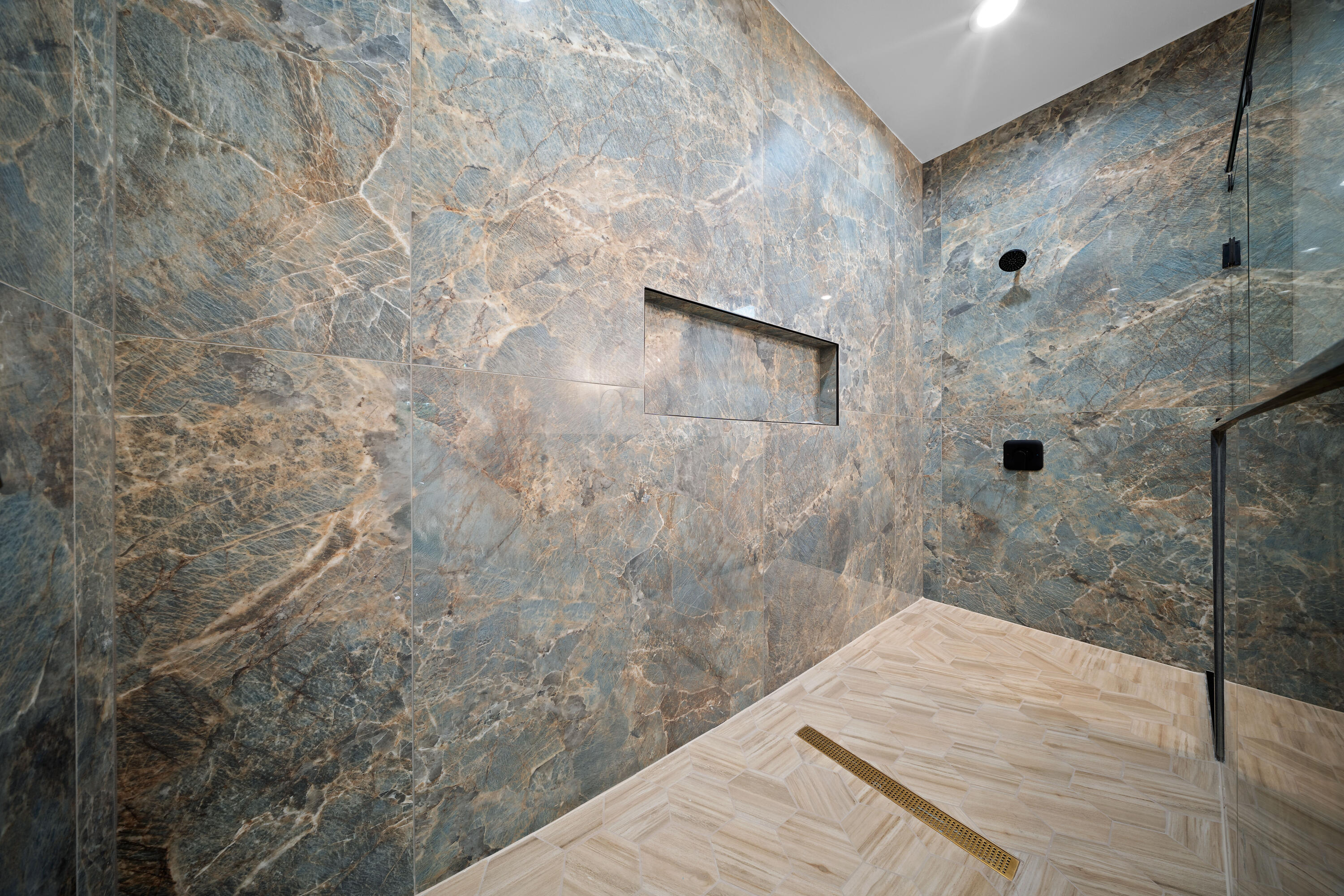 main property photo 75