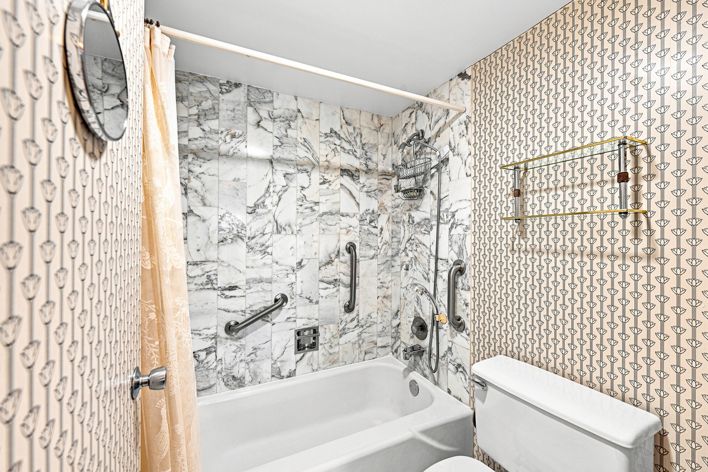 main property photo 18