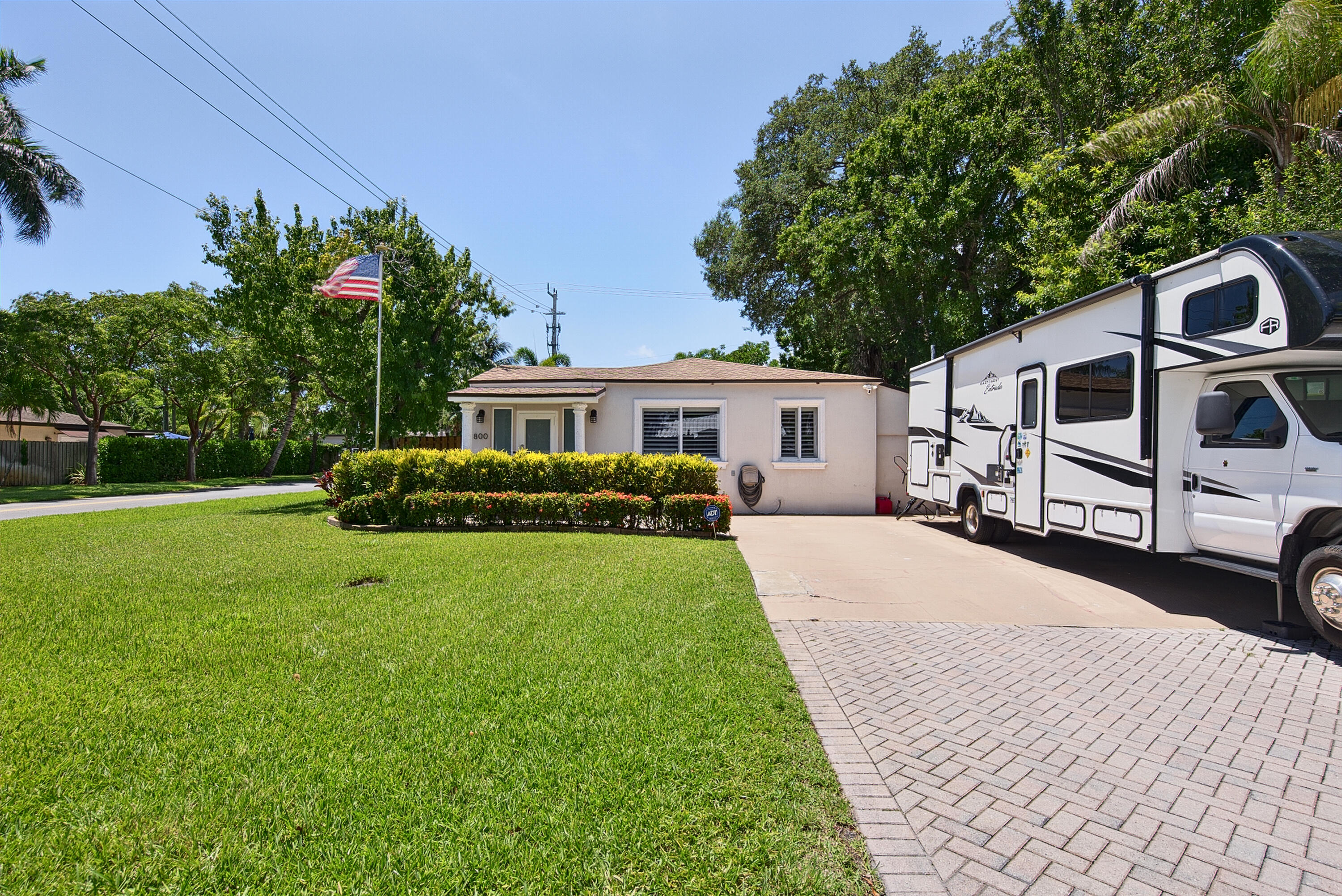 main property photo 46
