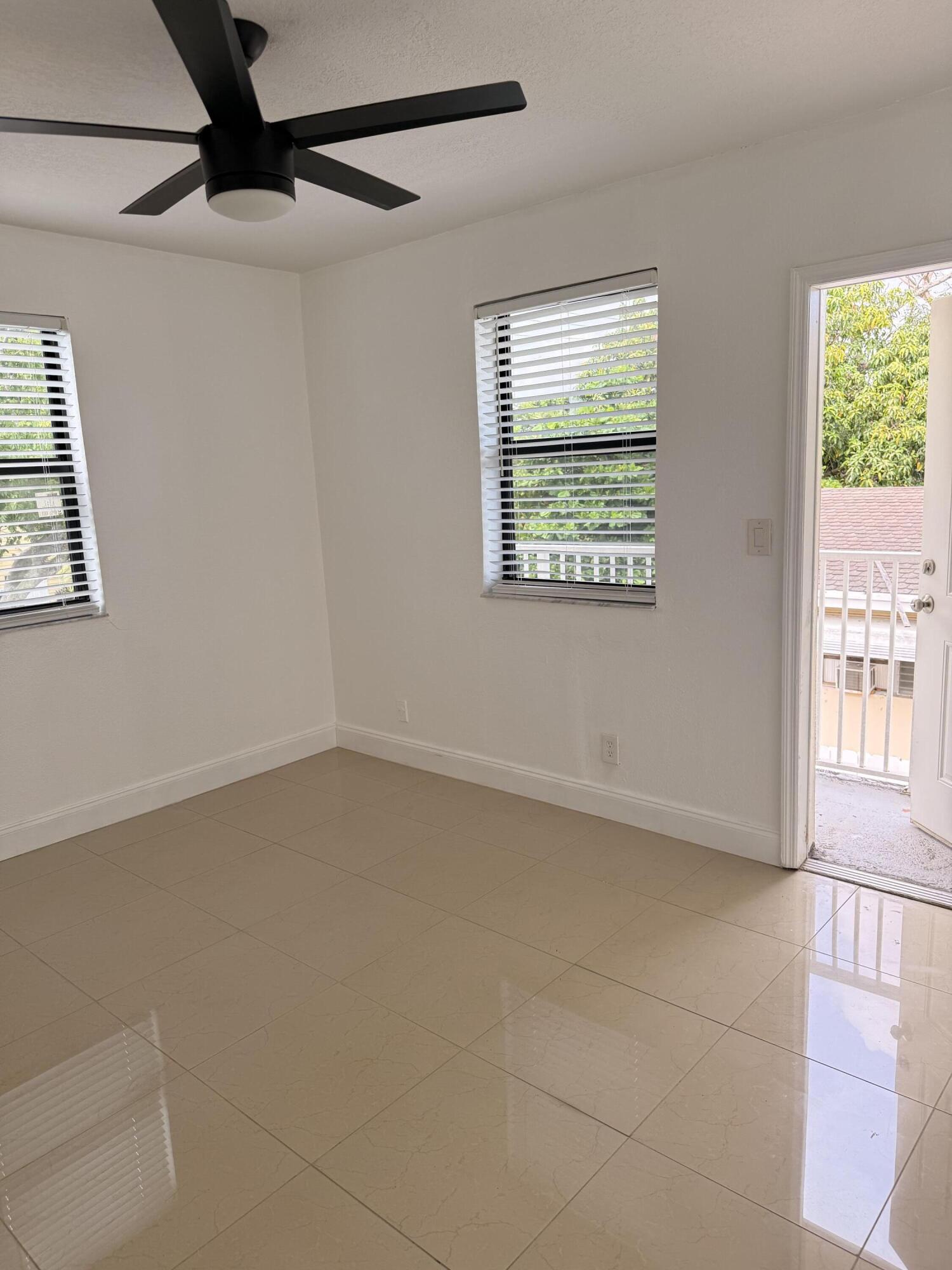 property viewer photo 6