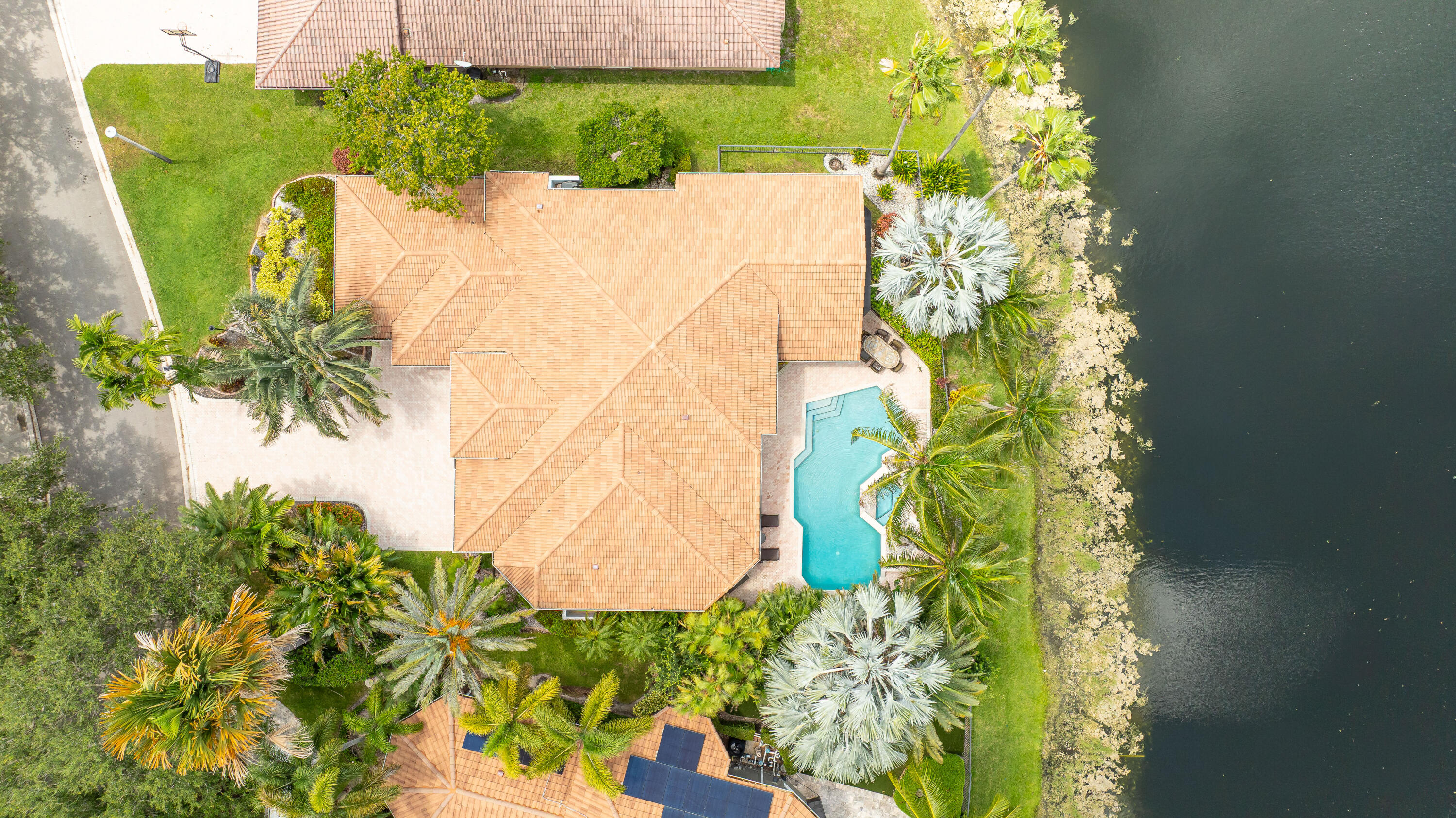 main property photo 50