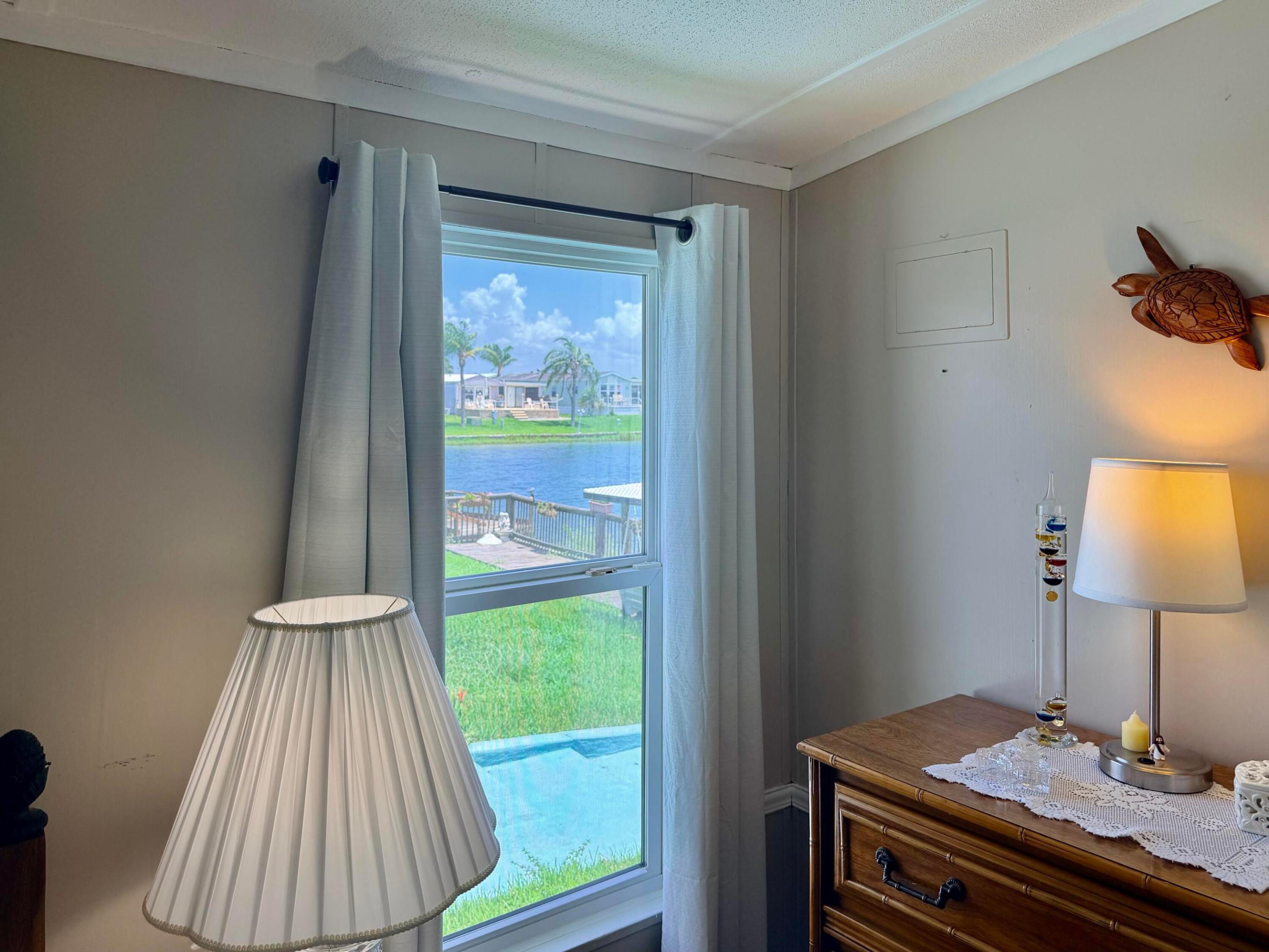 property viewer photo 16