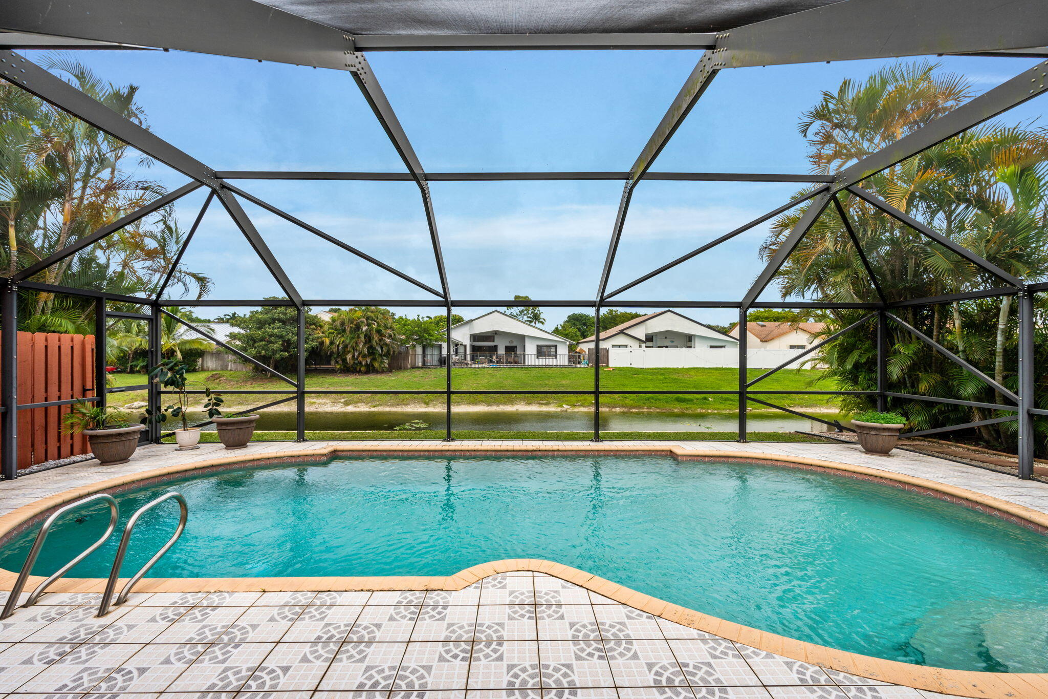 main property photo 24