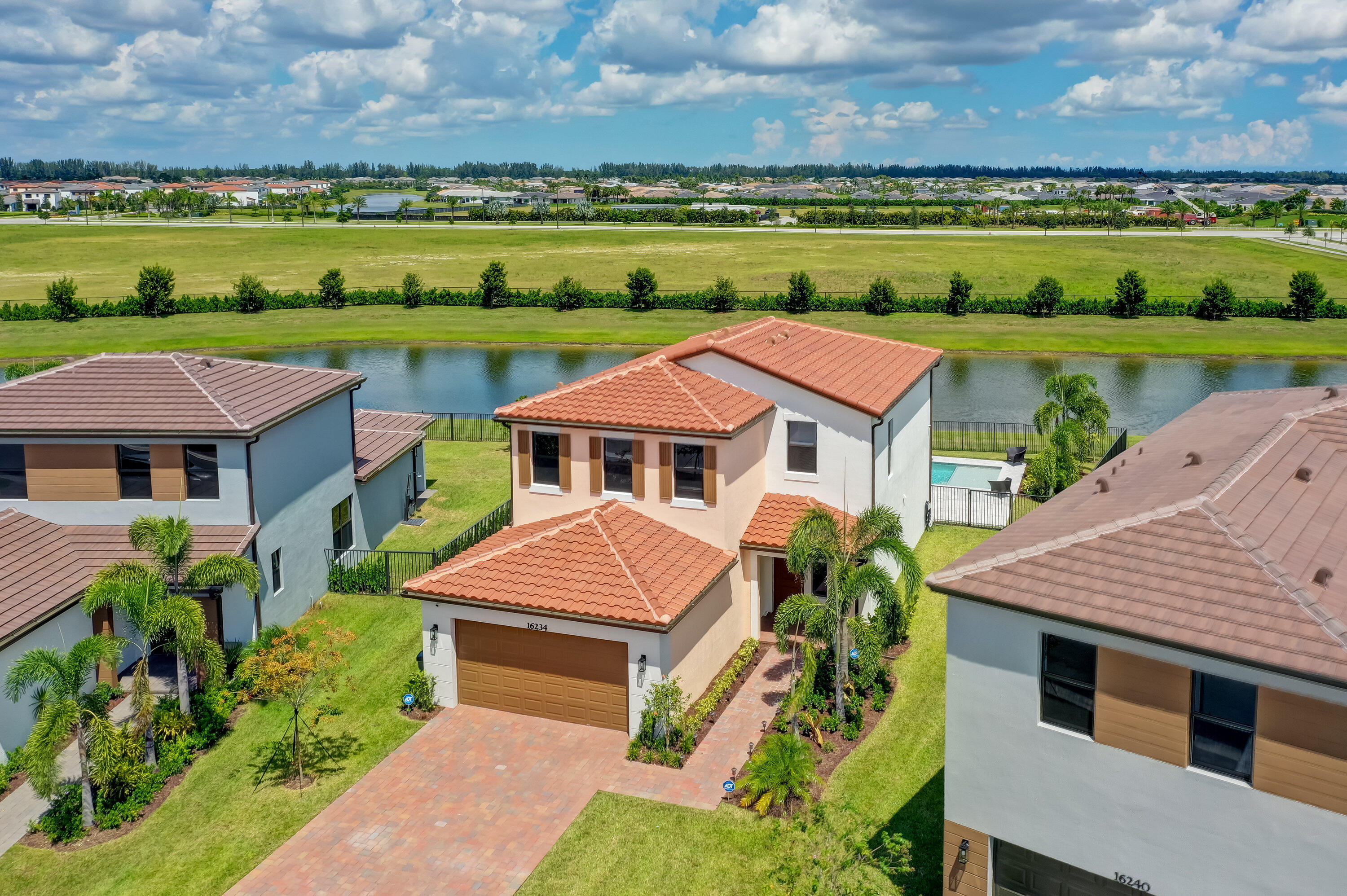 main property photo 47