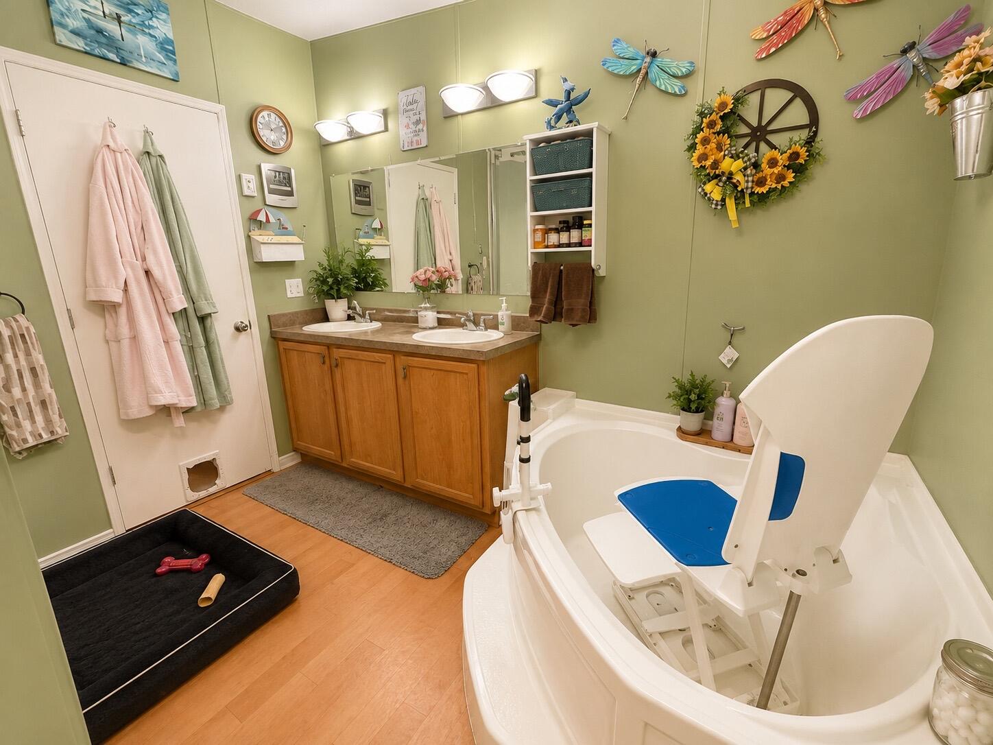 main property photo 23
