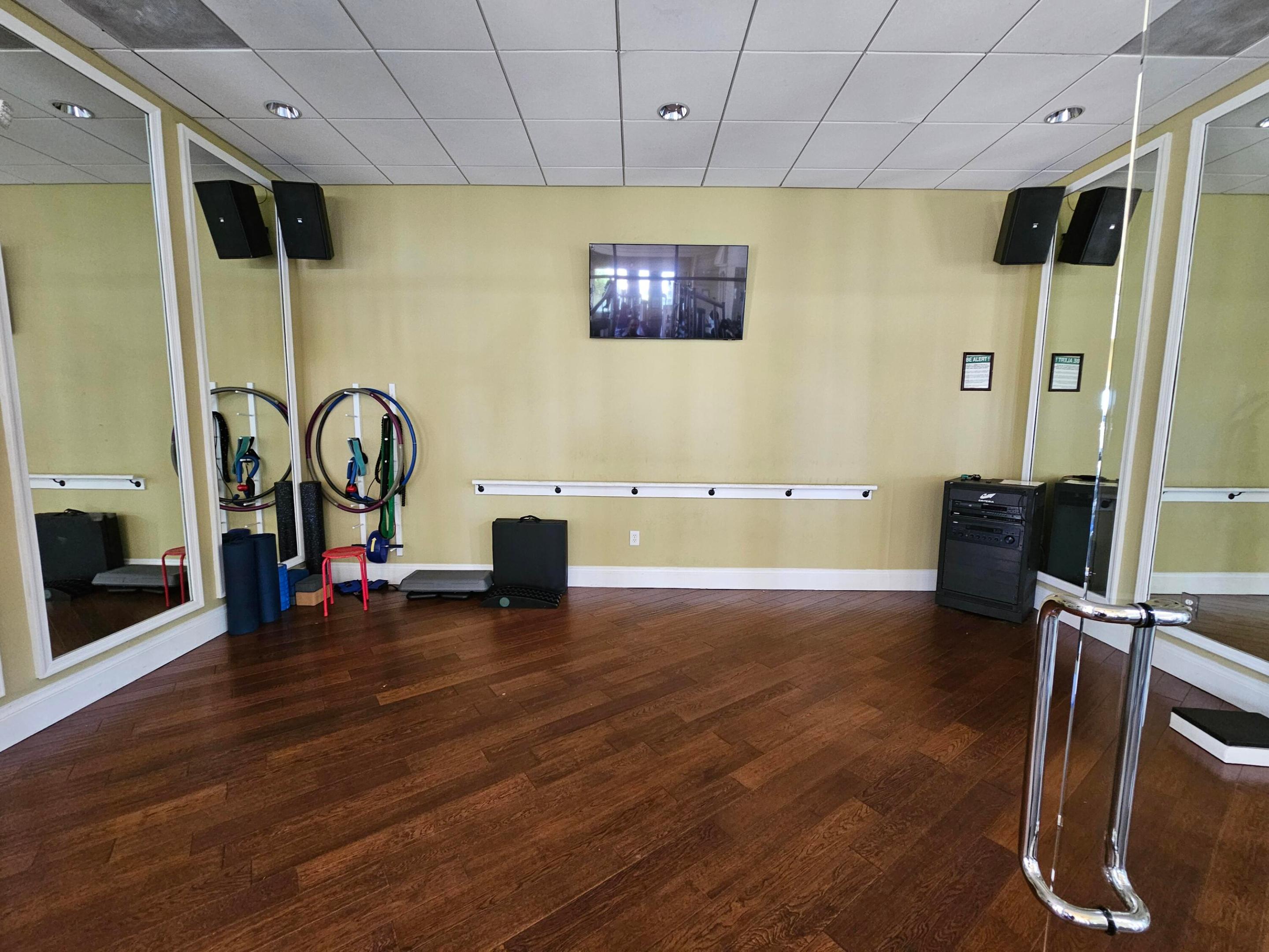 main property photo 24