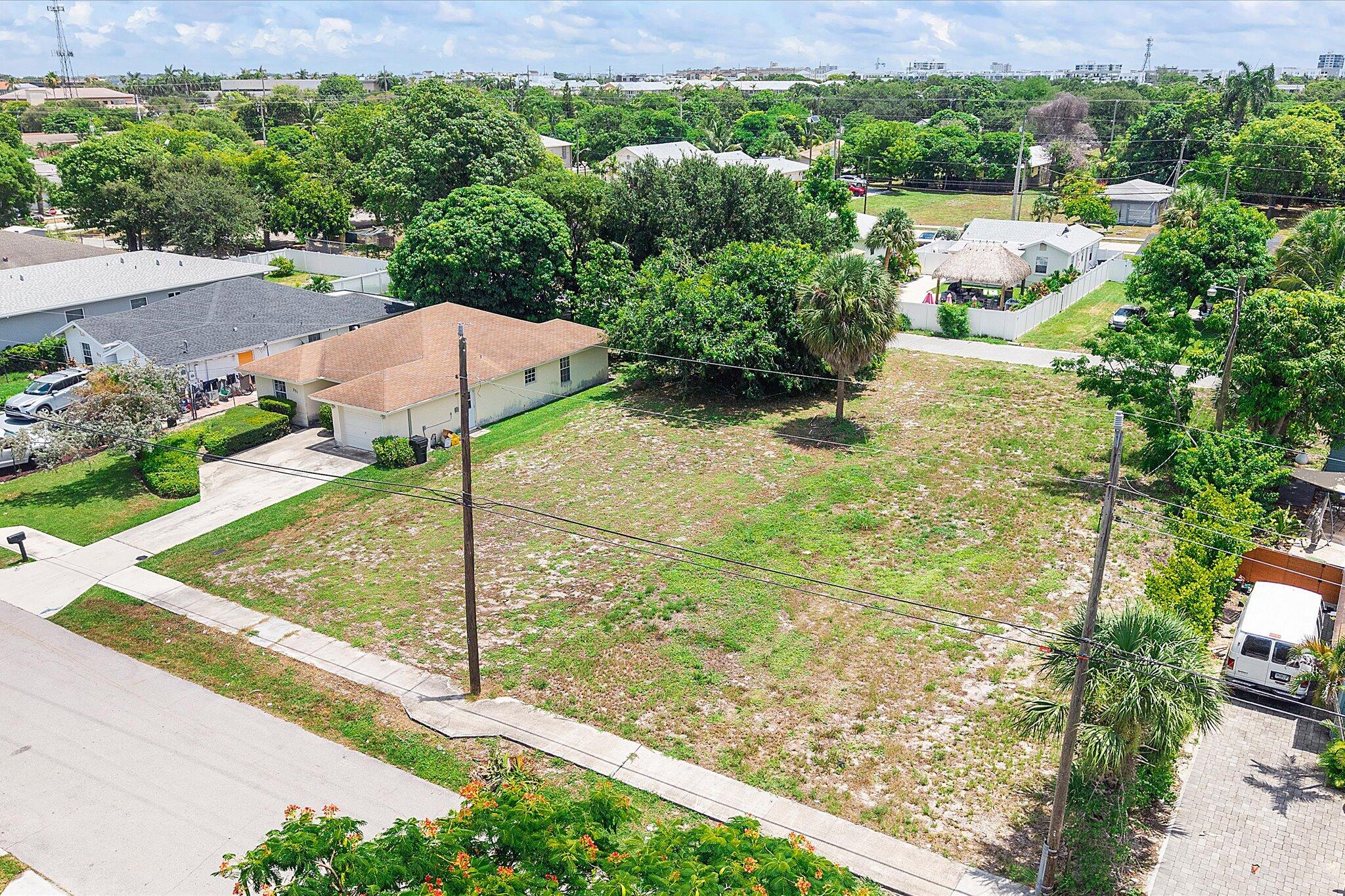 main property photo 6