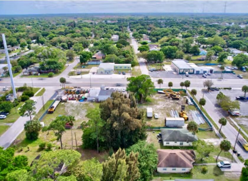 main property photo 30