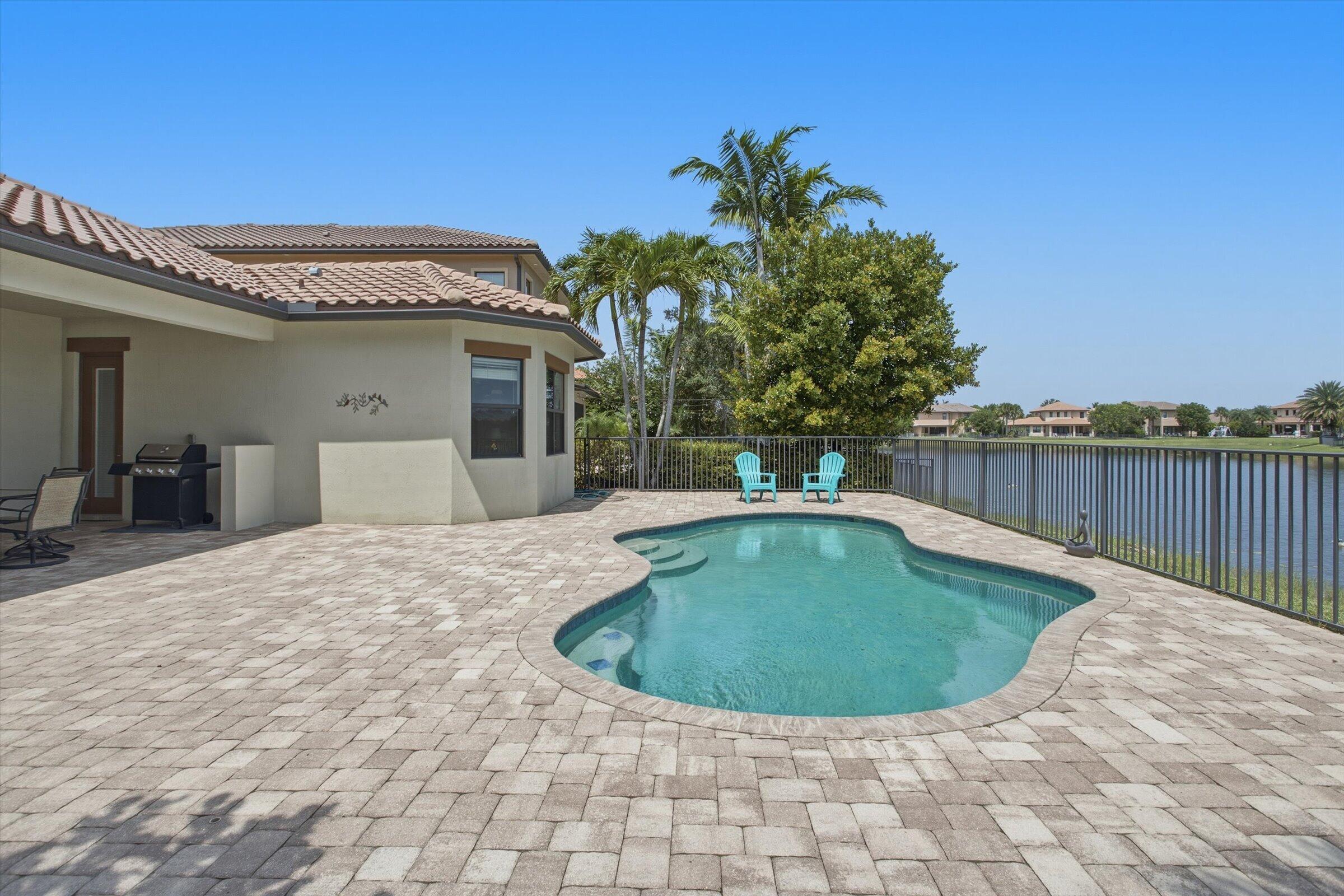 main property photo 24