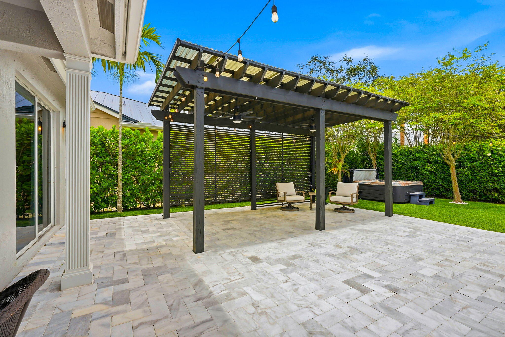 main property photo 33