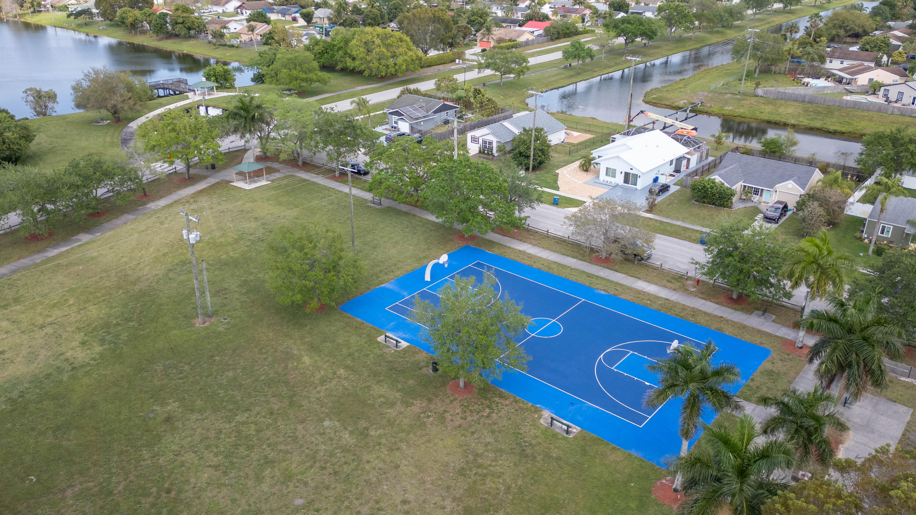 main property photo 36