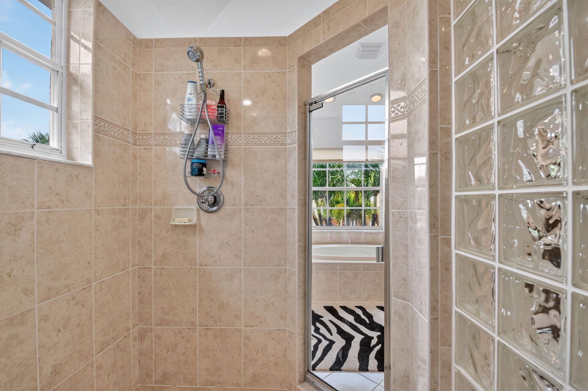 main property photo 78