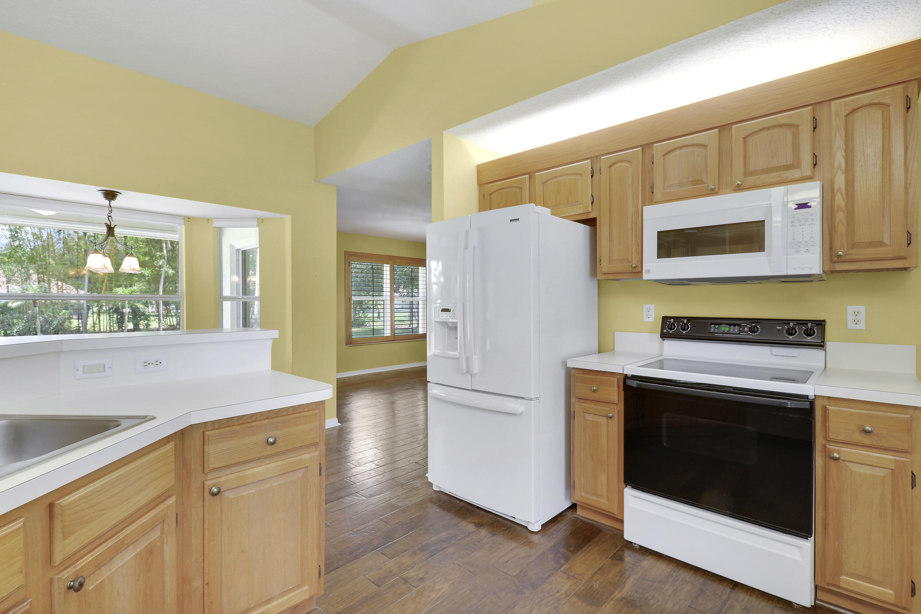 main property photo 17