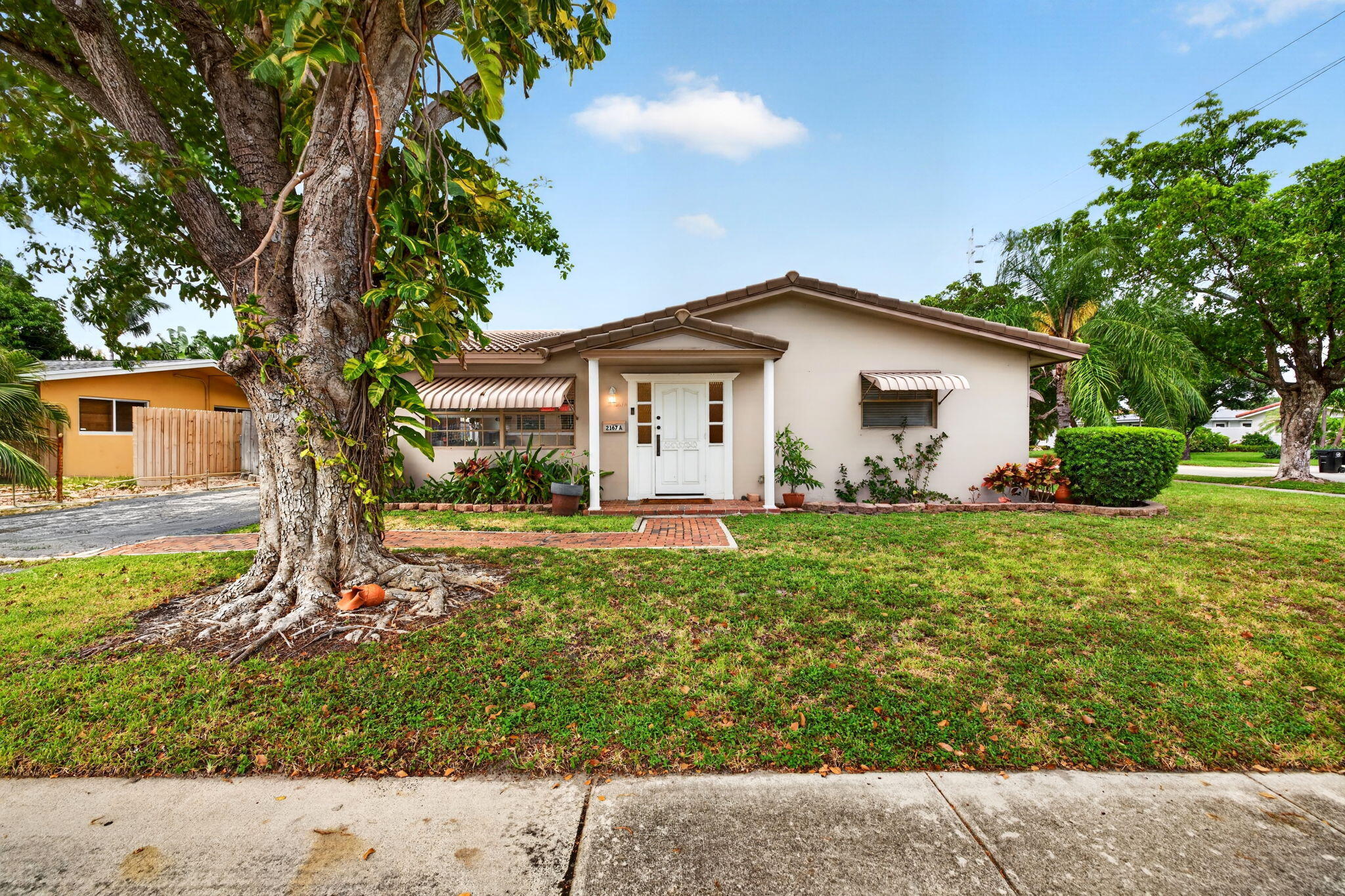 main property photo 38