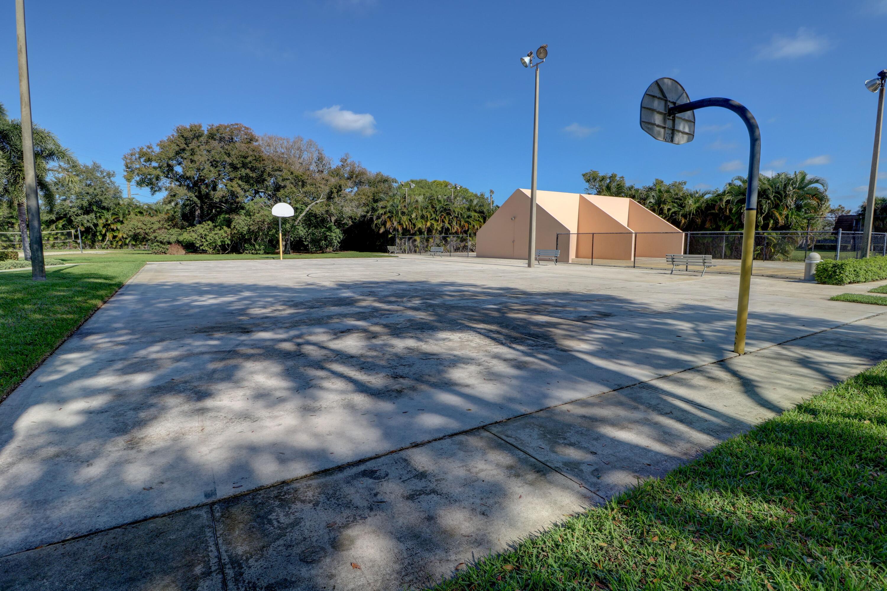 main property photo 13