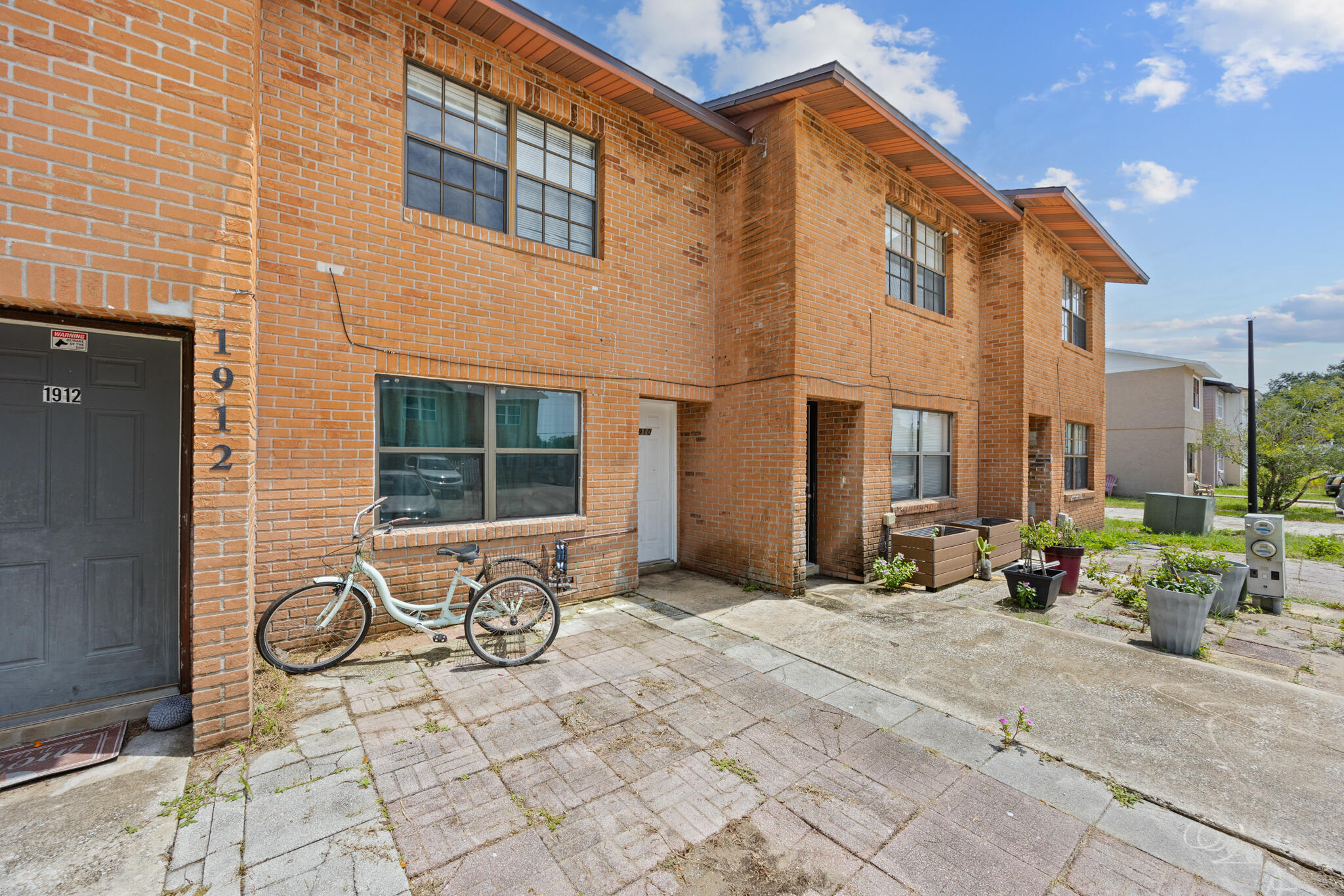 main property photo 17