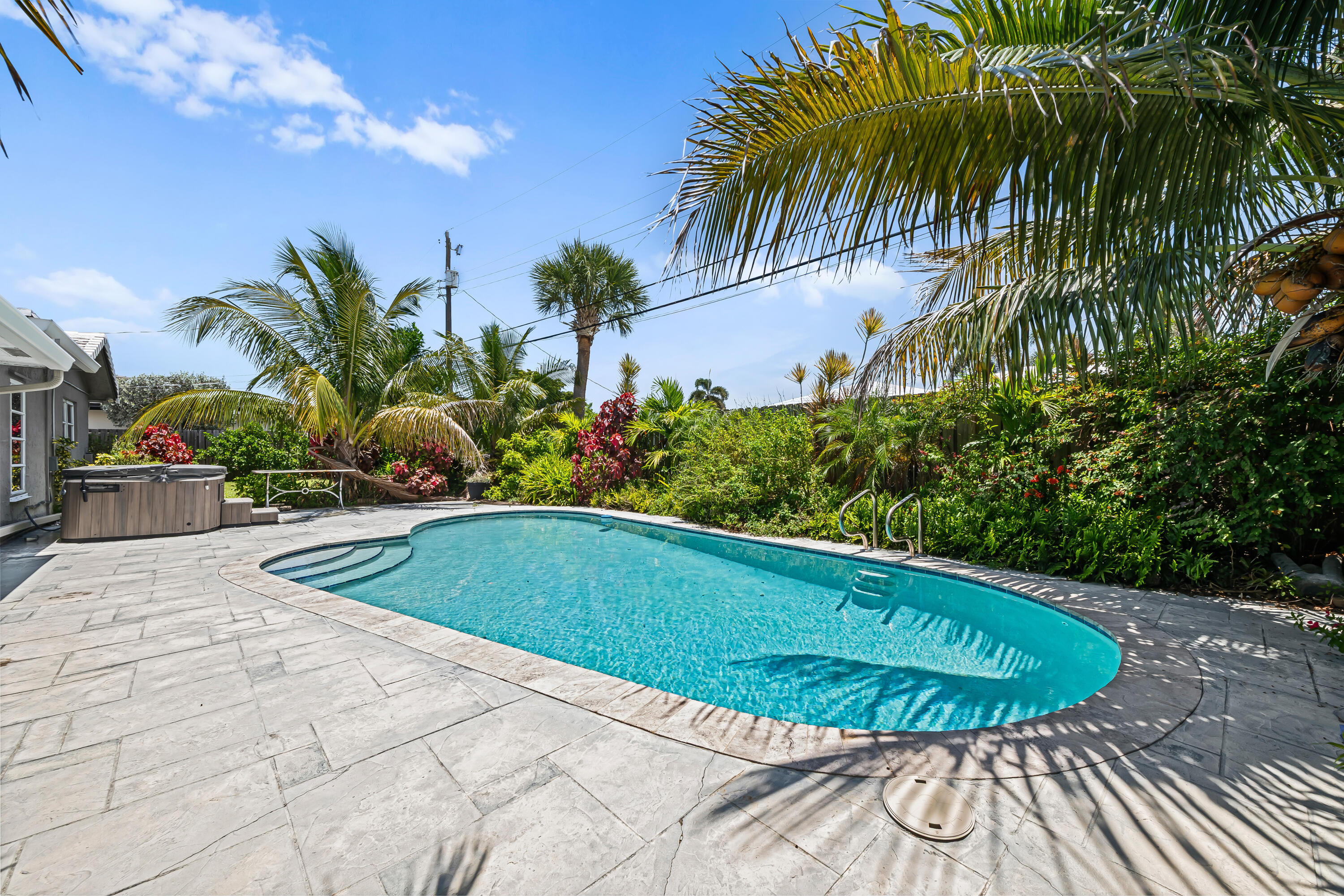 main property photo 22
