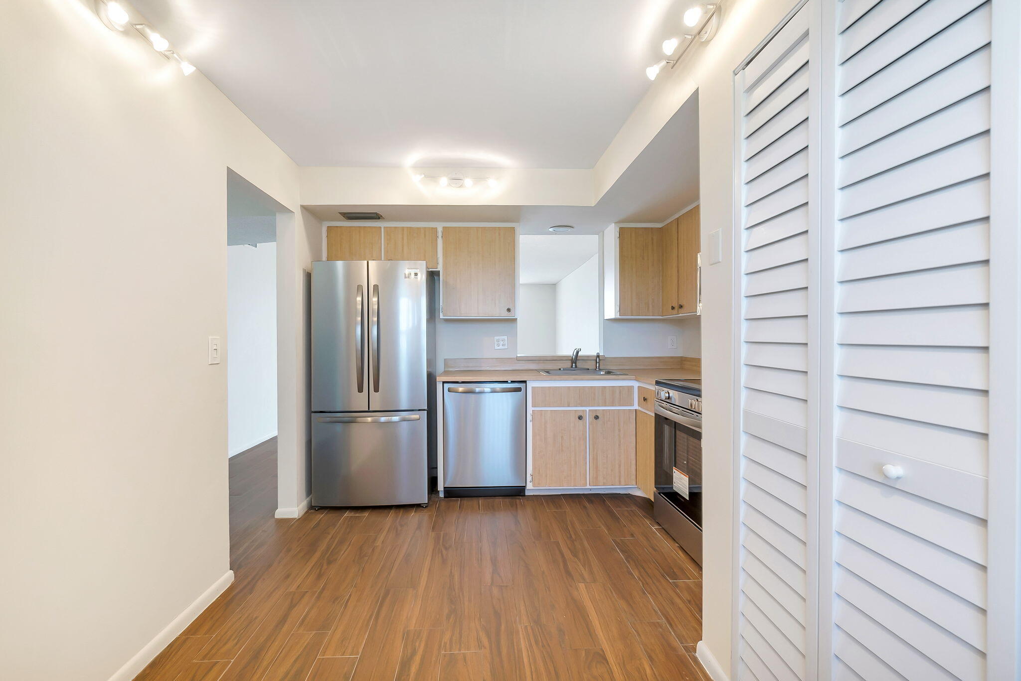 main property photo 21