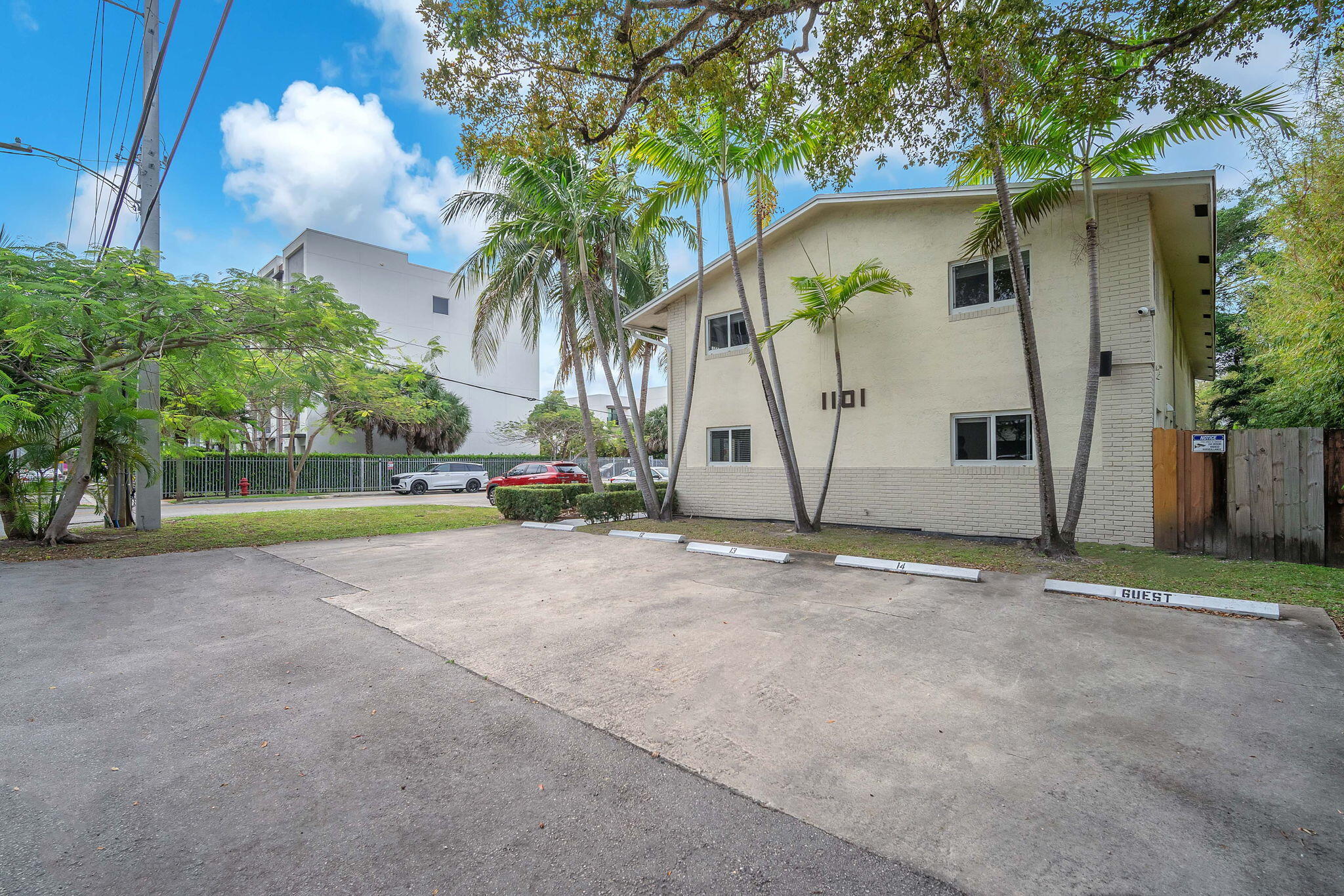 main property photo 11