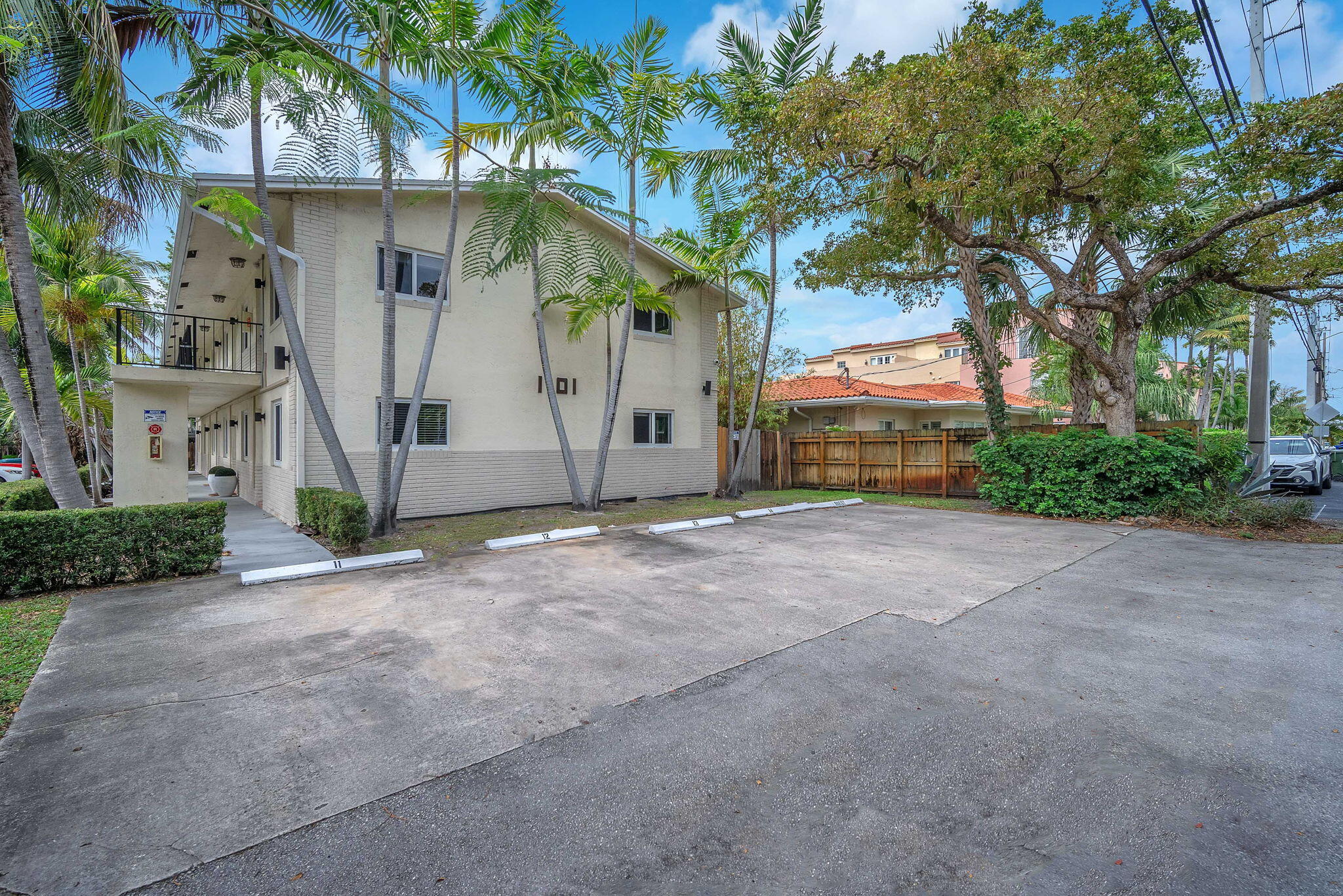 main property photo 12