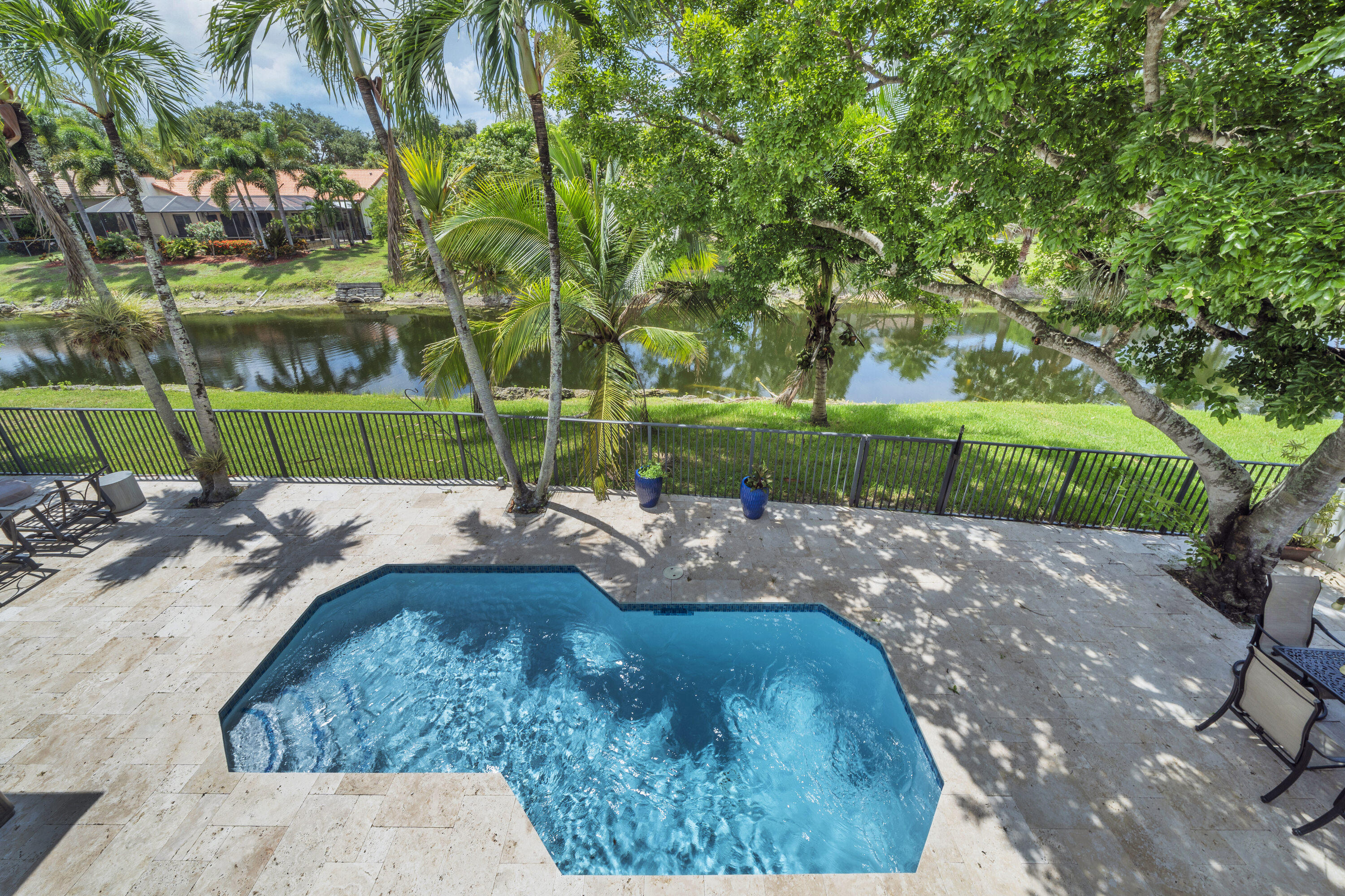 main property photo 40