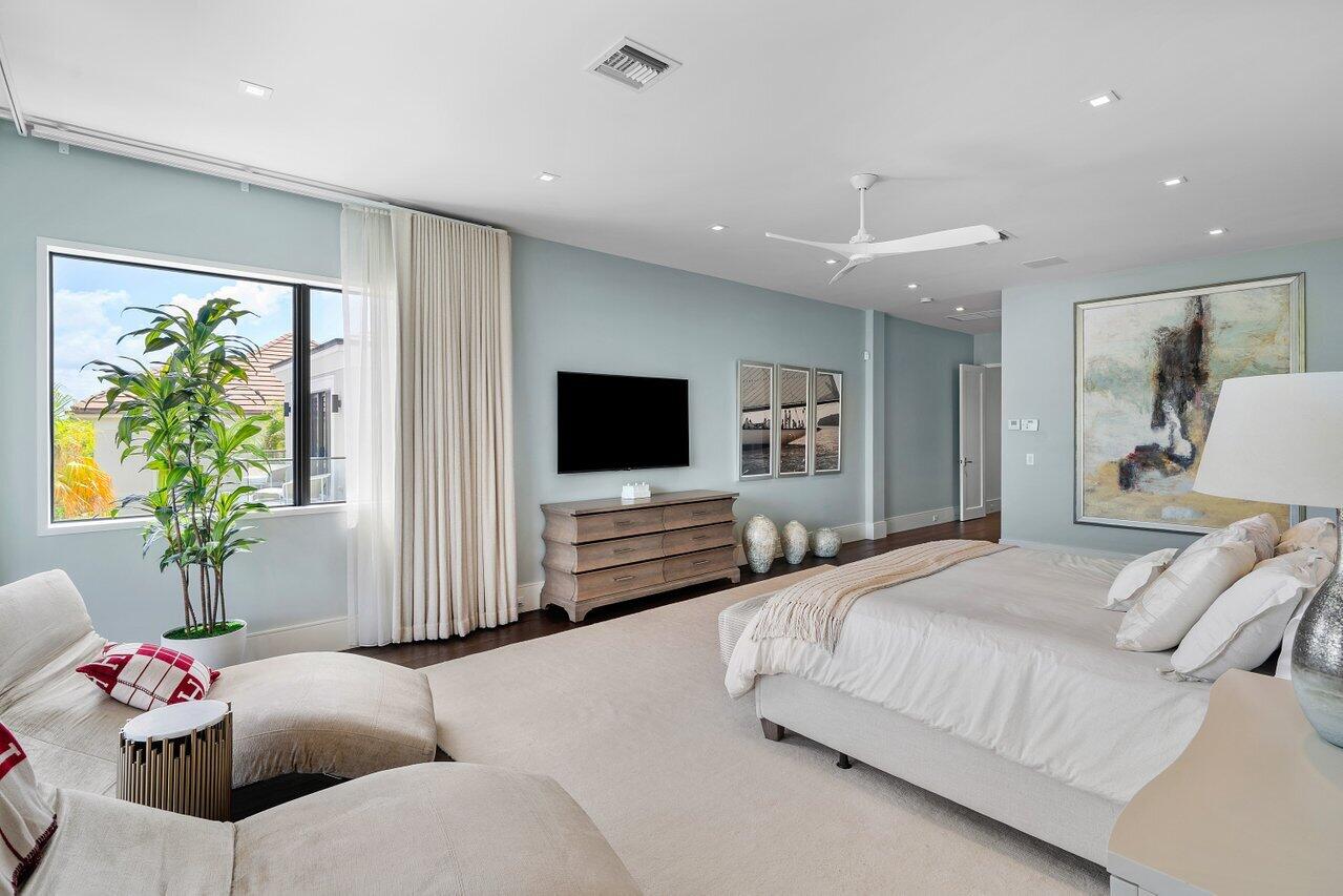 main property photo 74