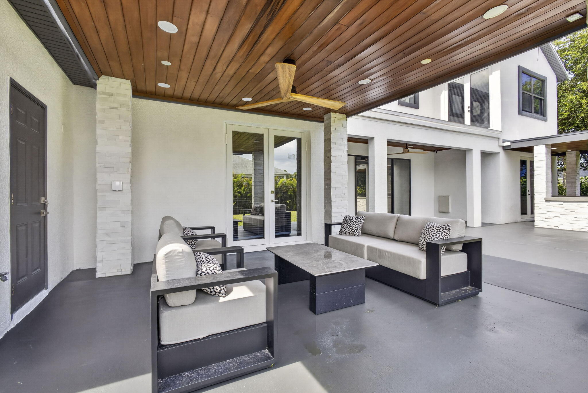 main property photo 75