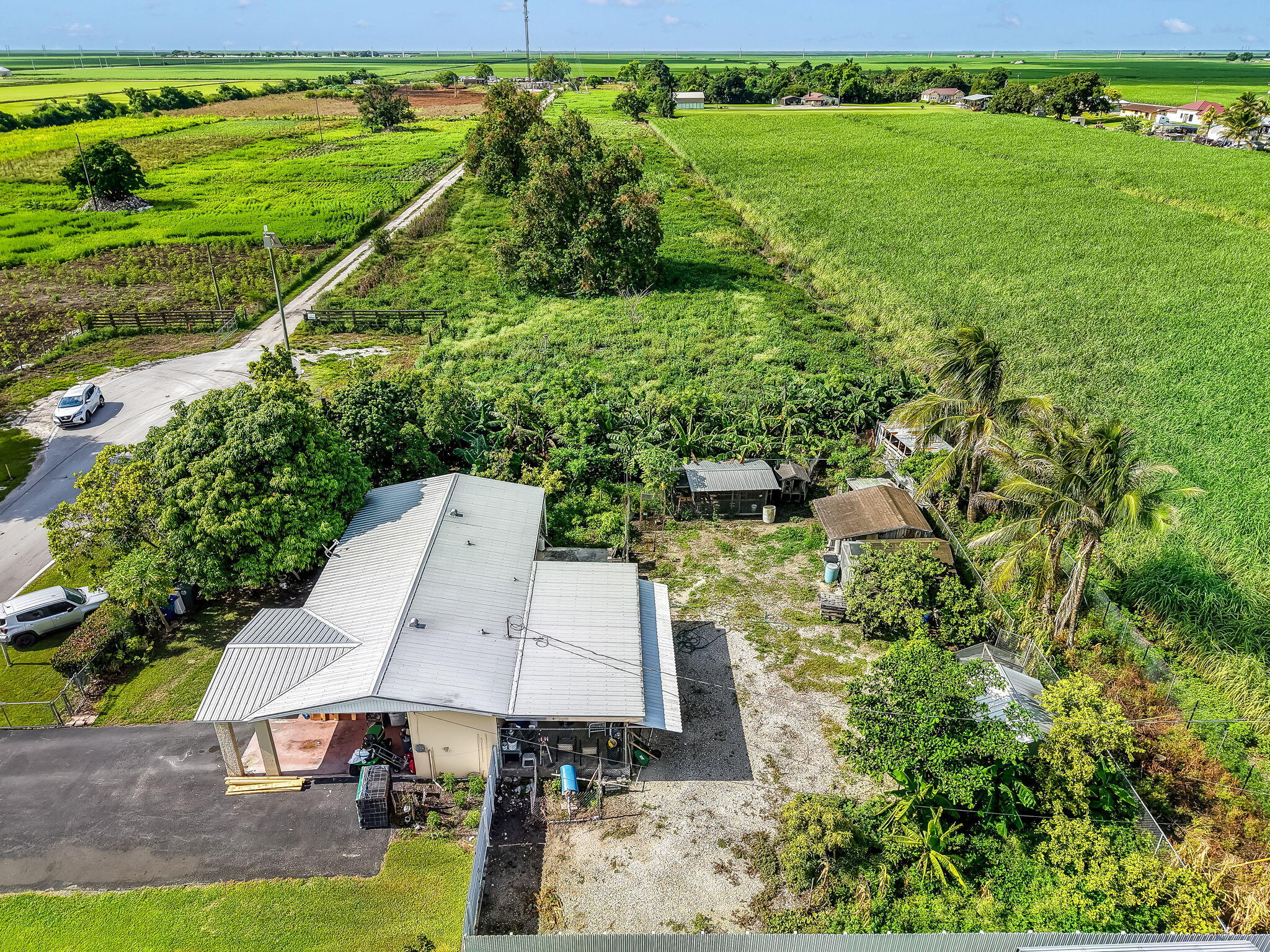 main property photo 28