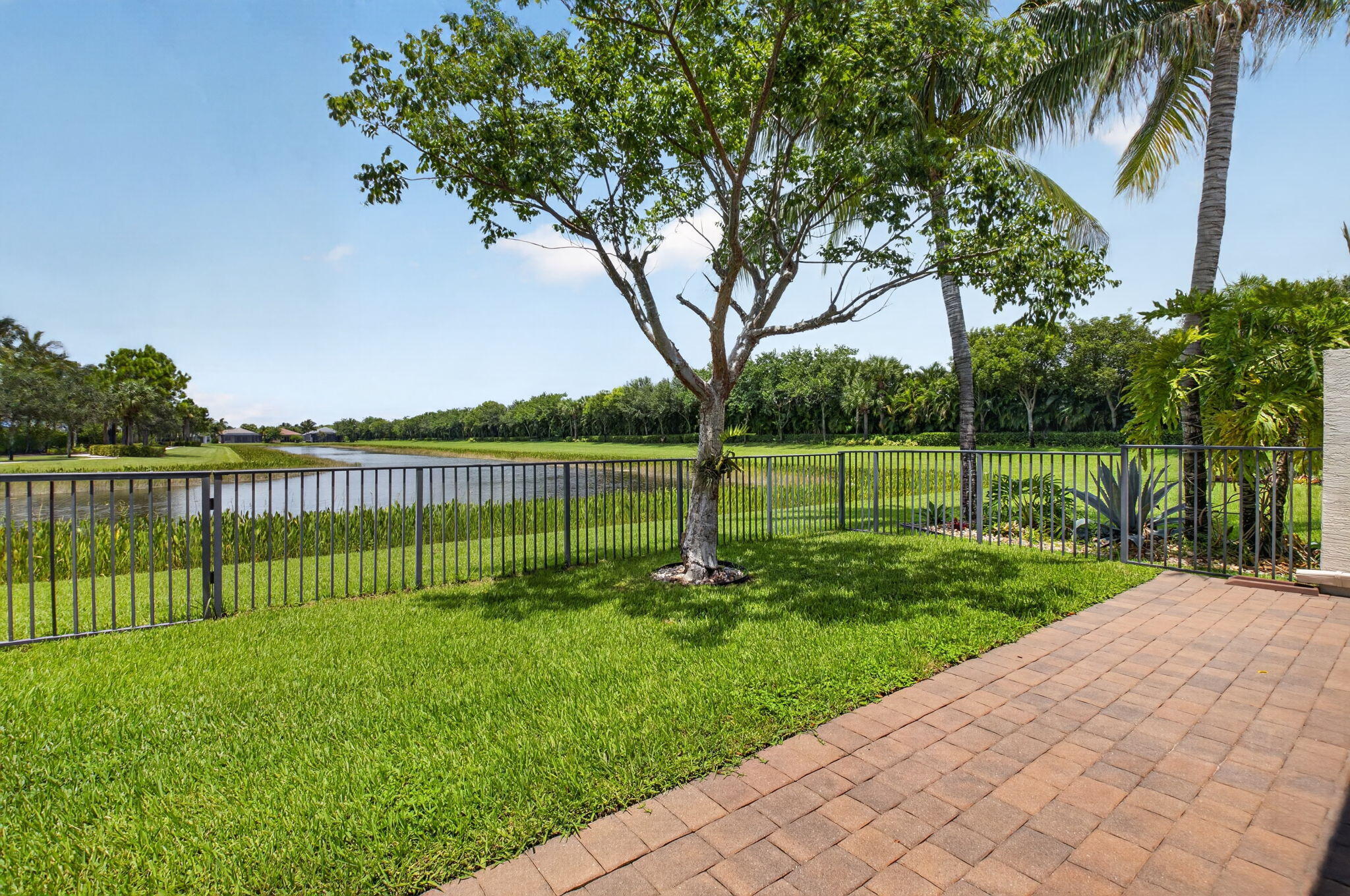 main property photo 45