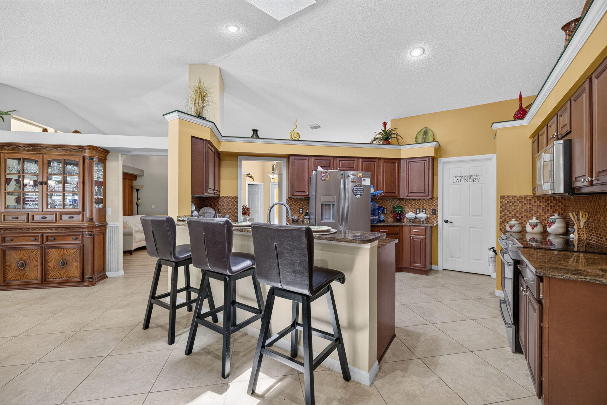 main property photo 16