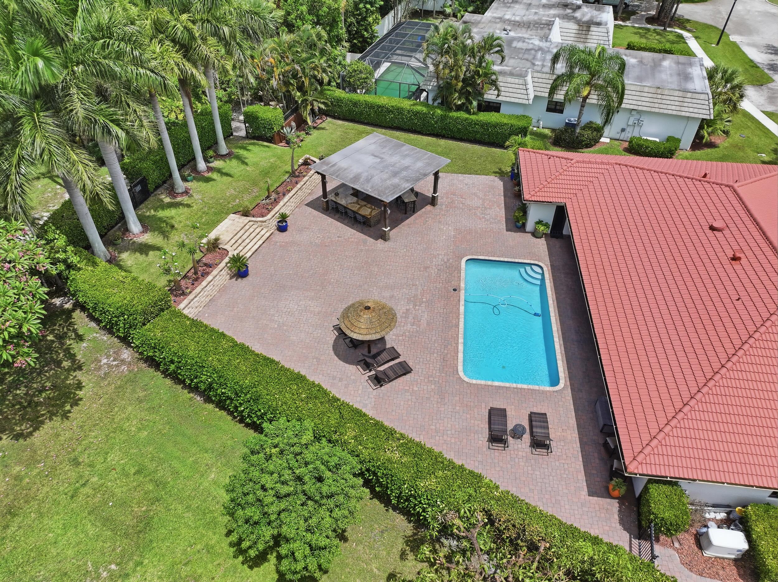 main property photo 16