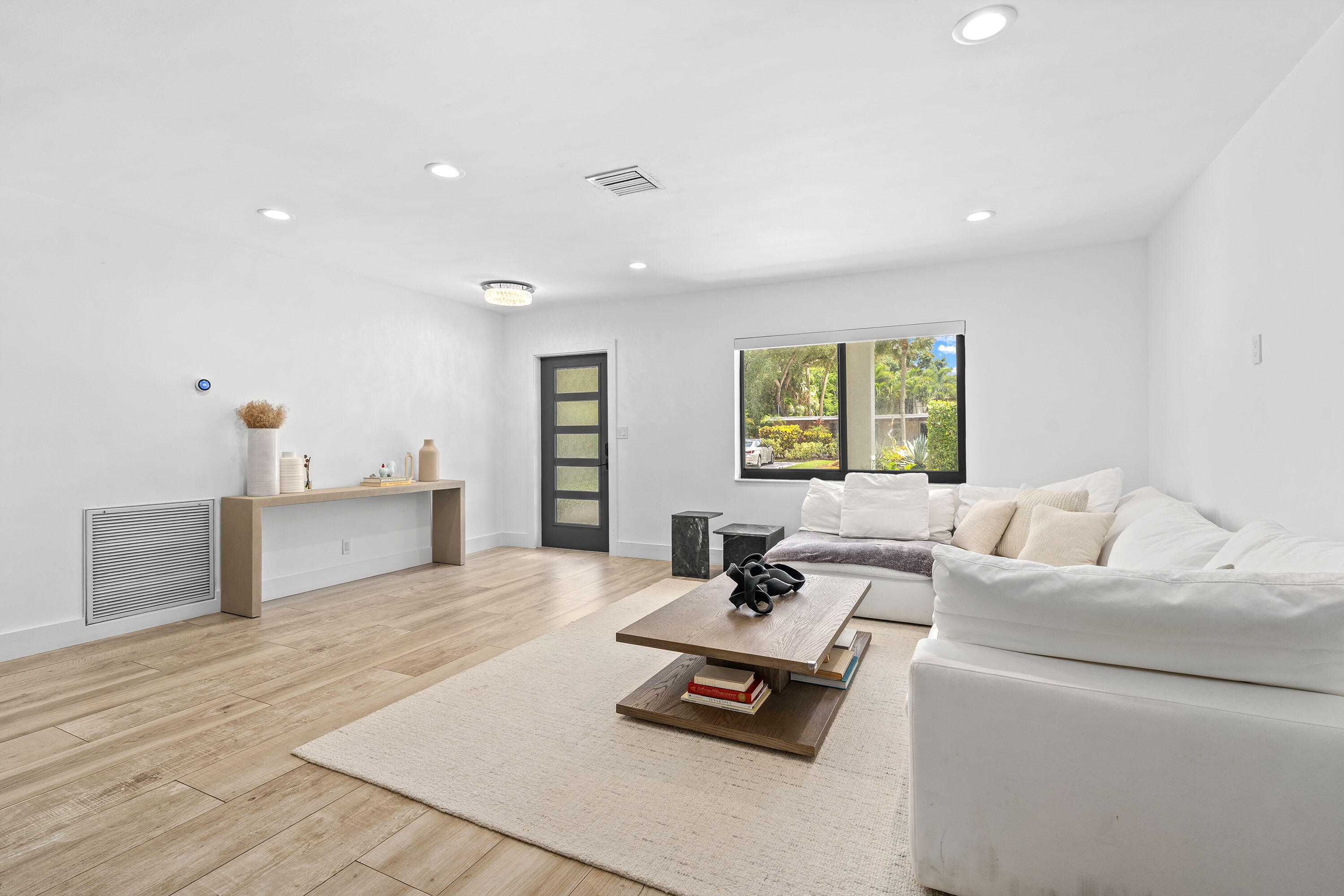 property viewer photo 12