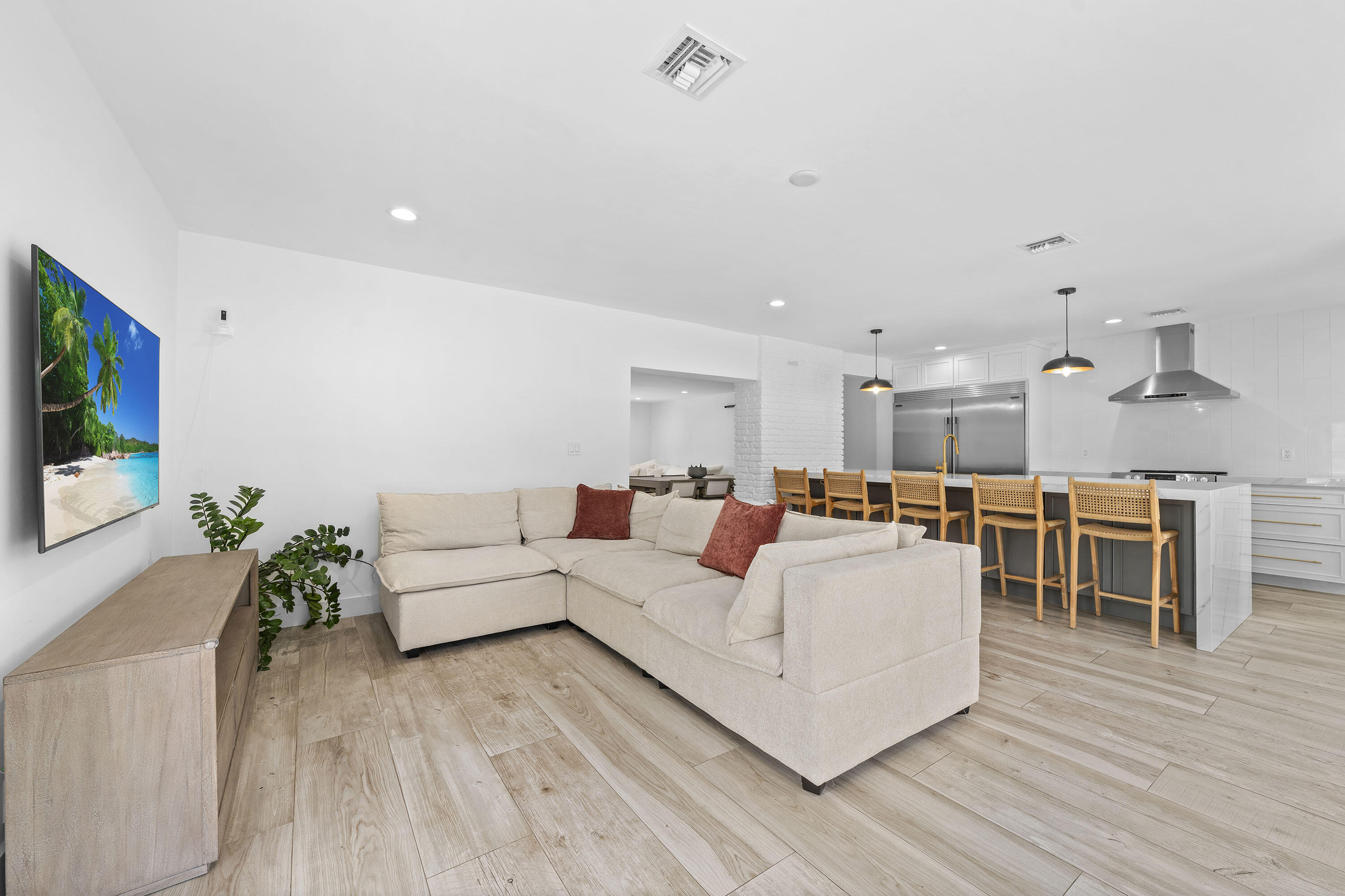 property viewer photo 19
