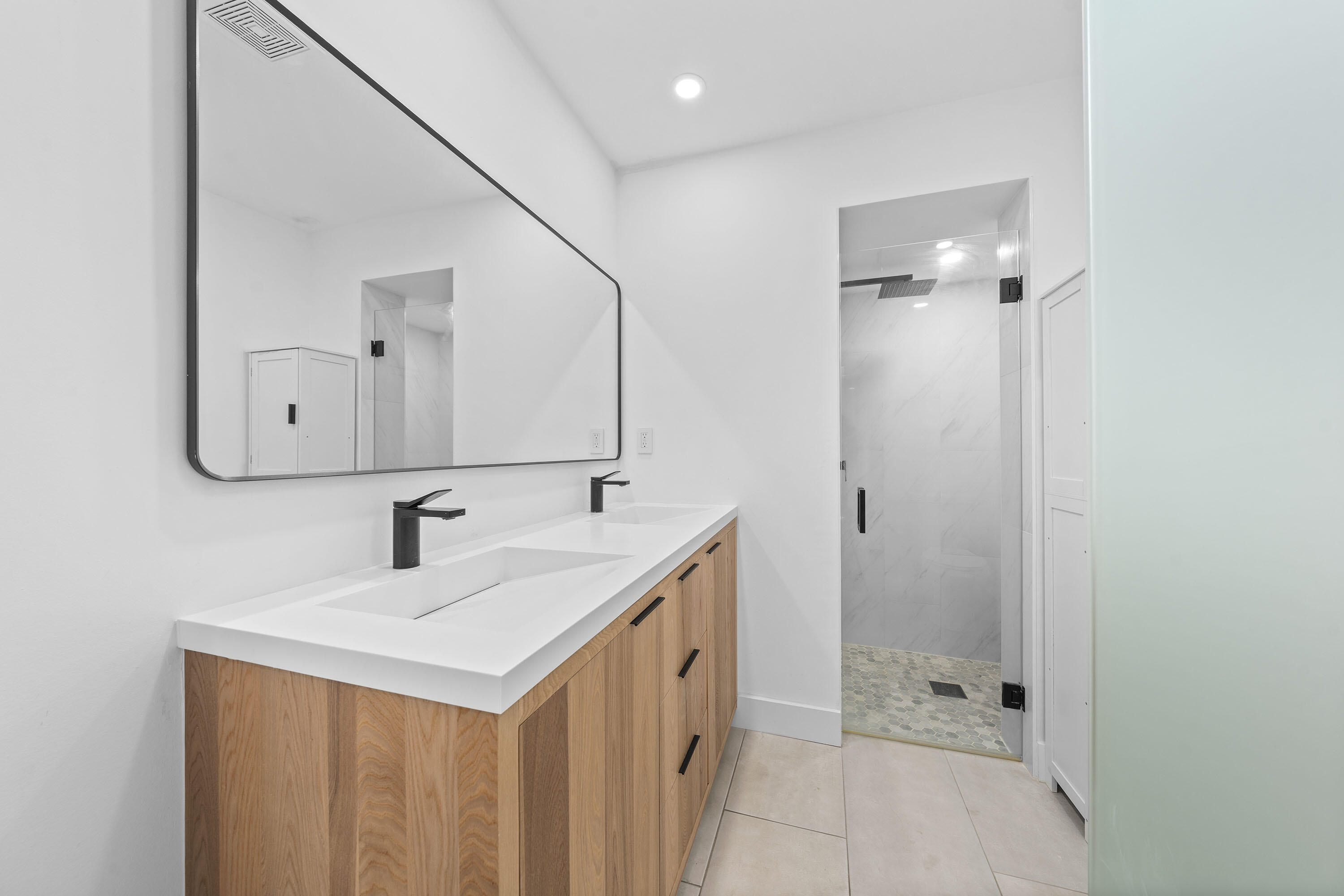 property viewer photo 24
