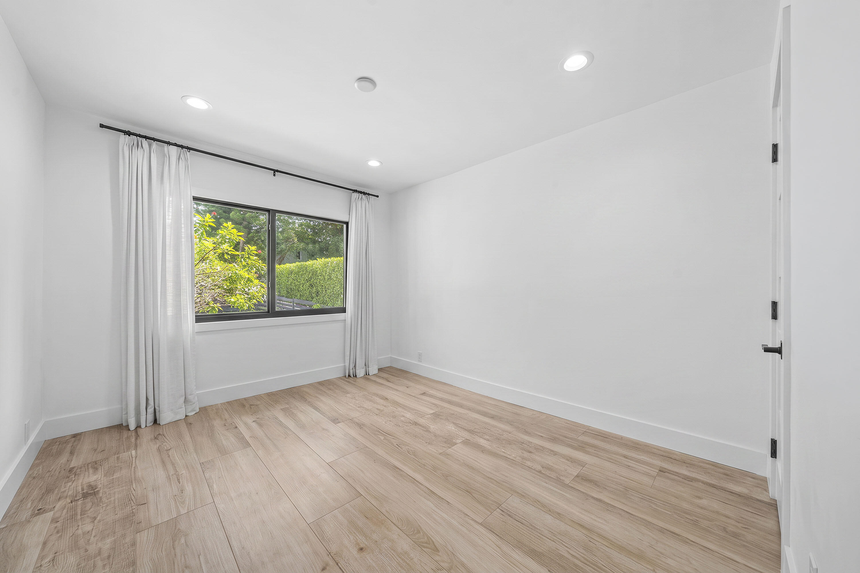 property viewer photo 28