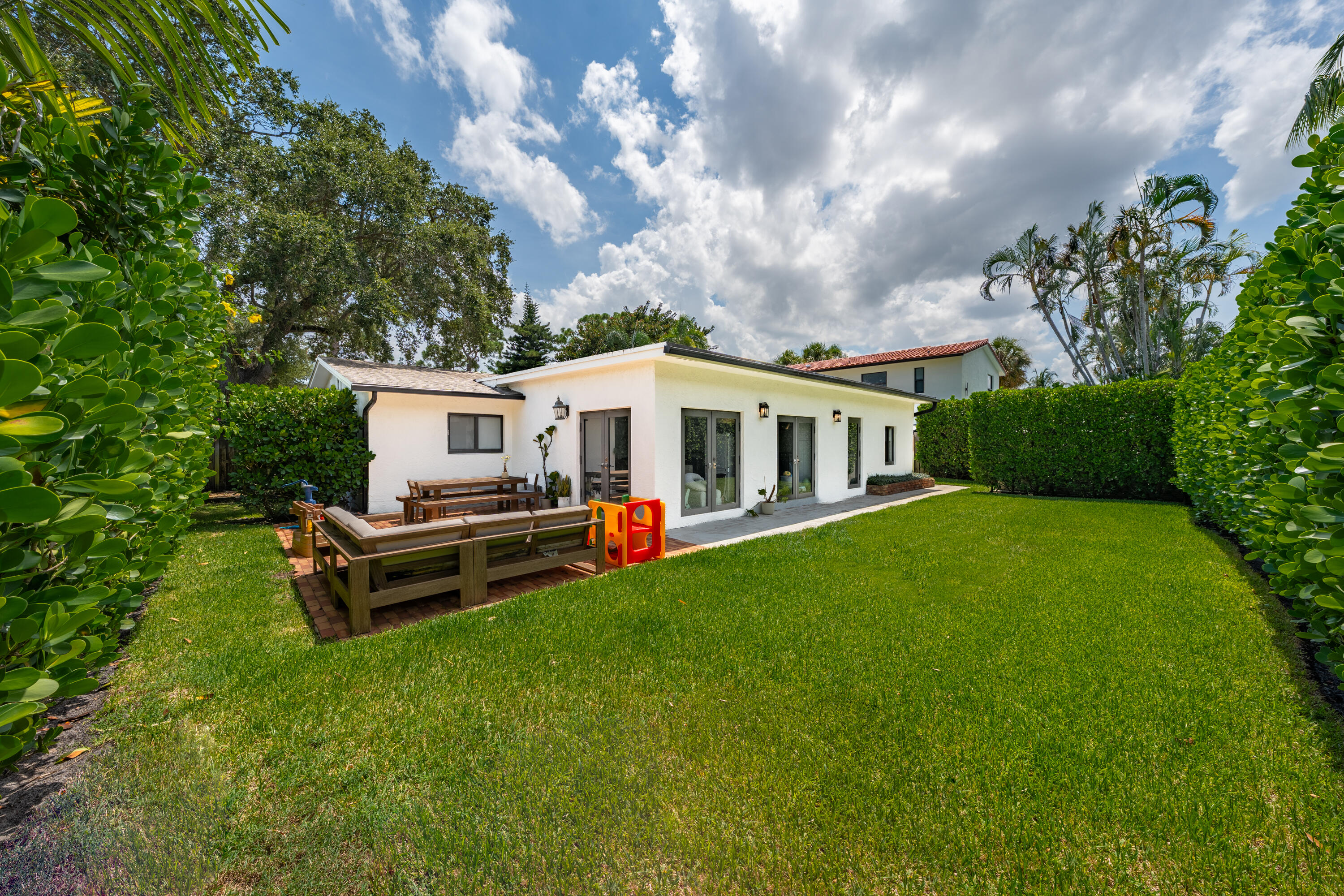 property viewer photo 4