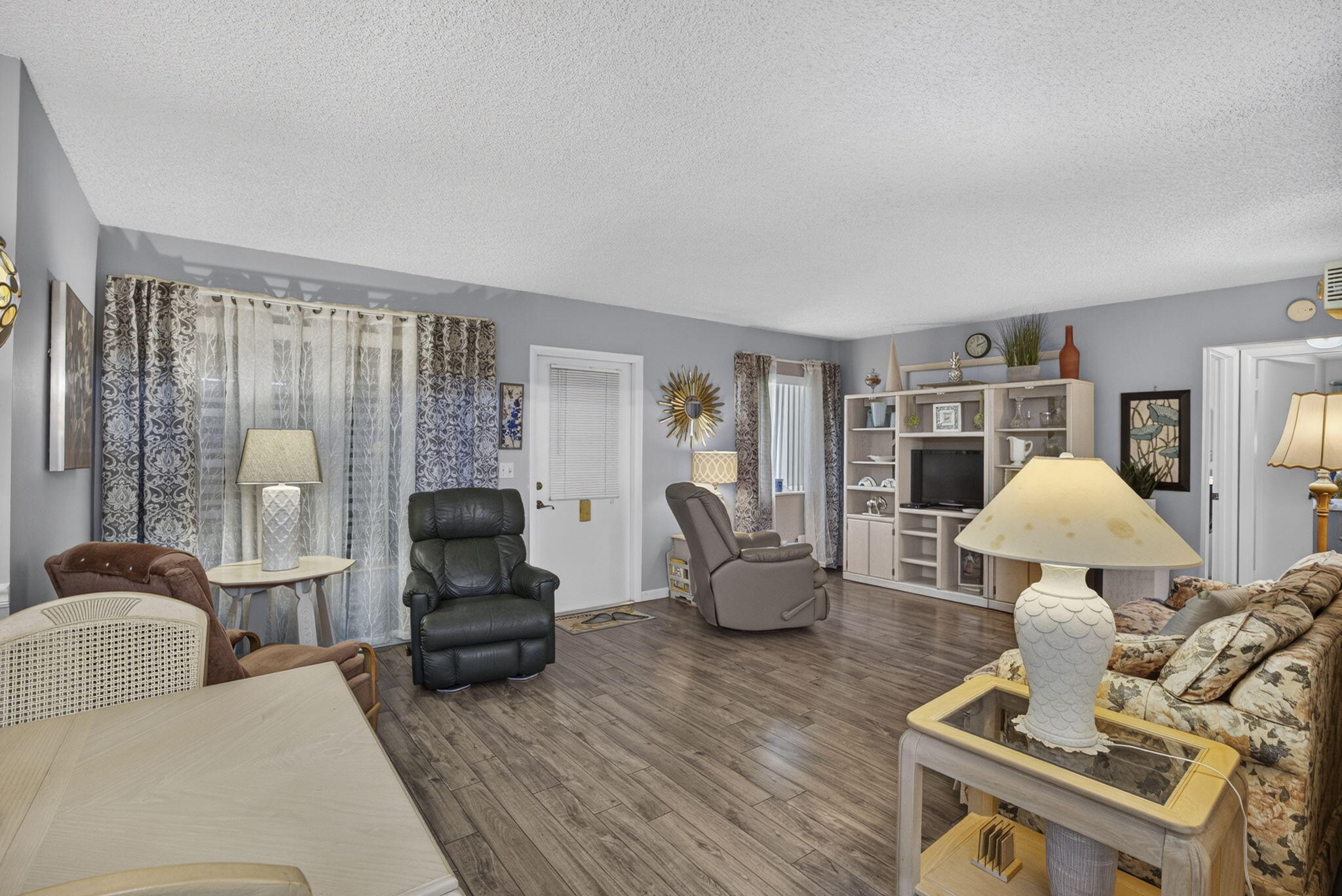 main property photo 23