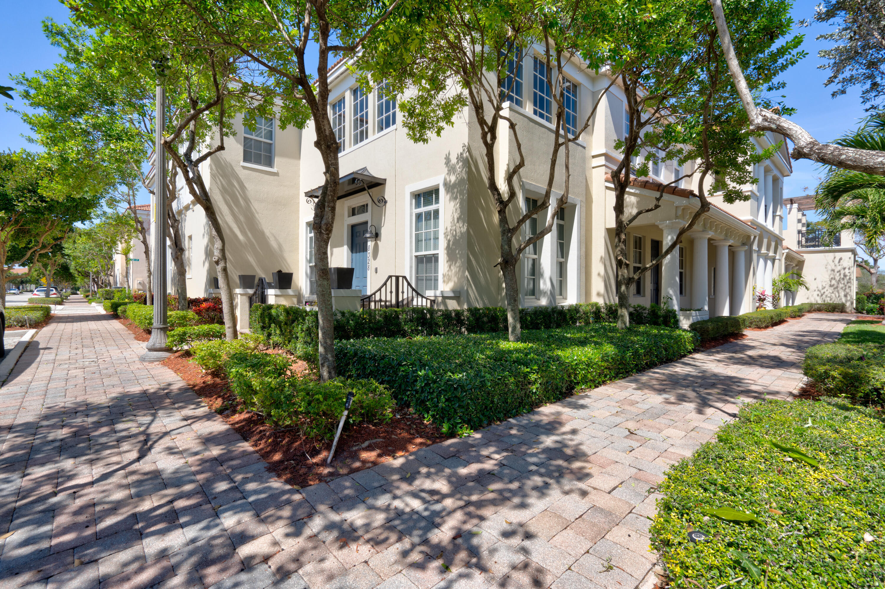 main property photo 32