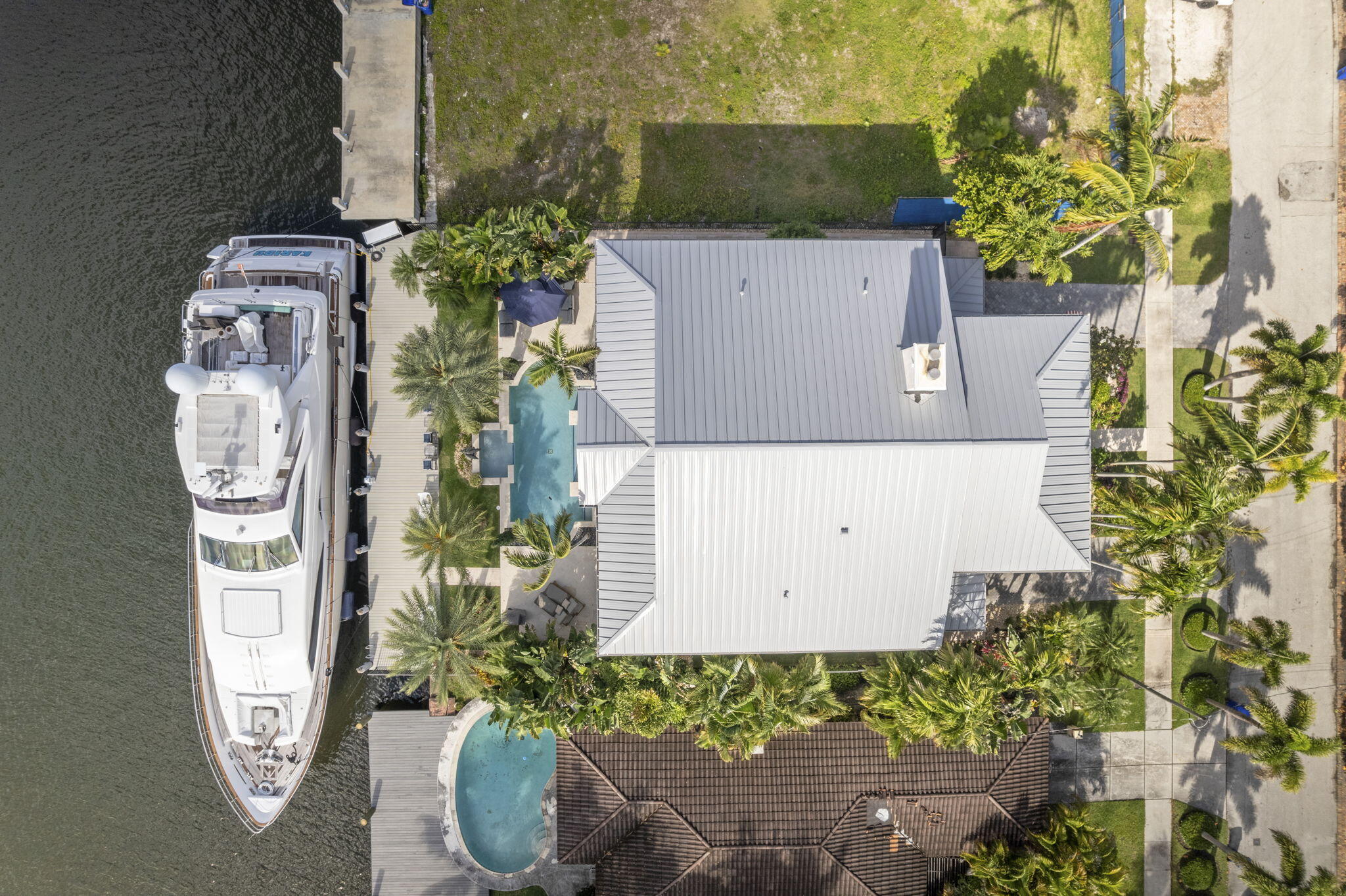 main property photo 59