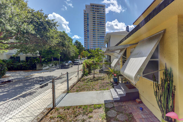 main property photo 28