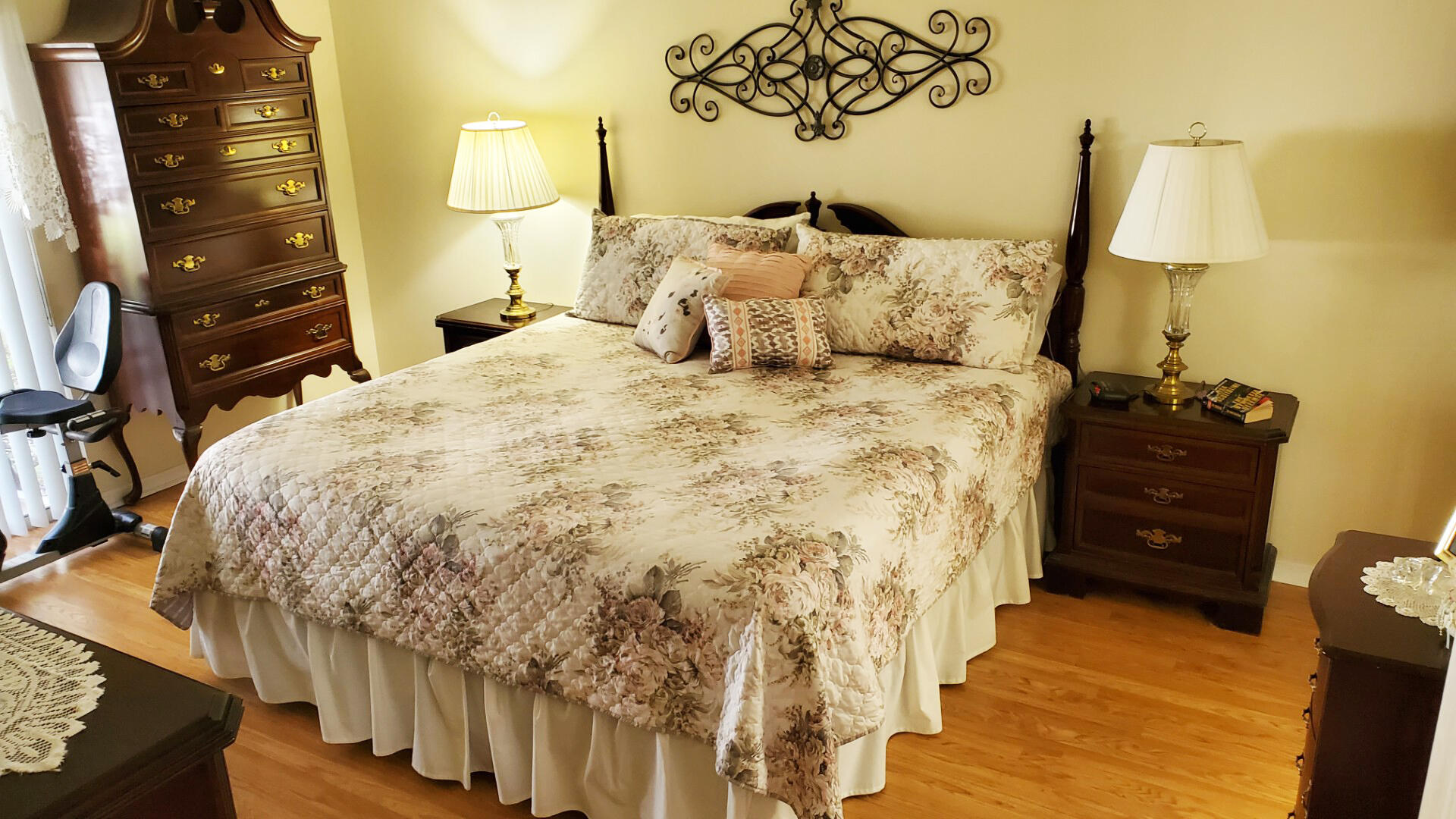 main property photo 12