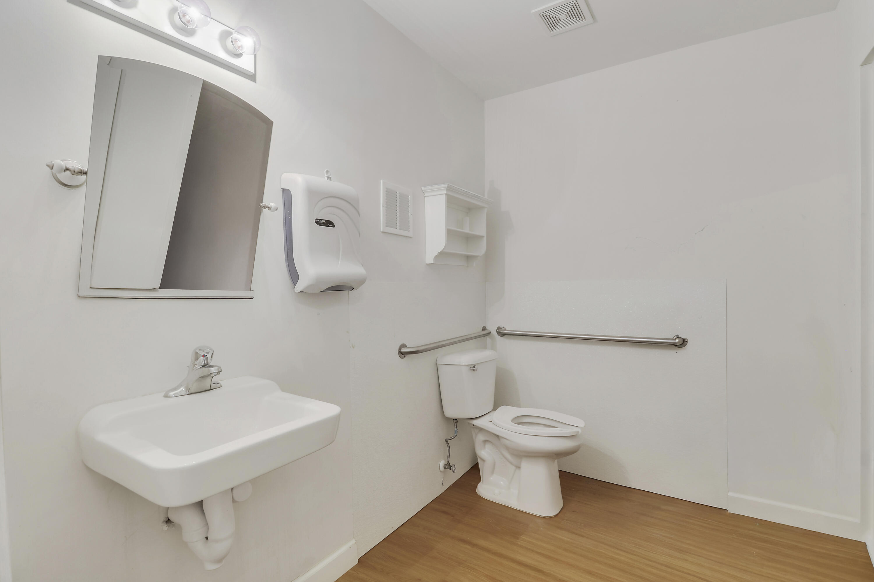 main property photo 15