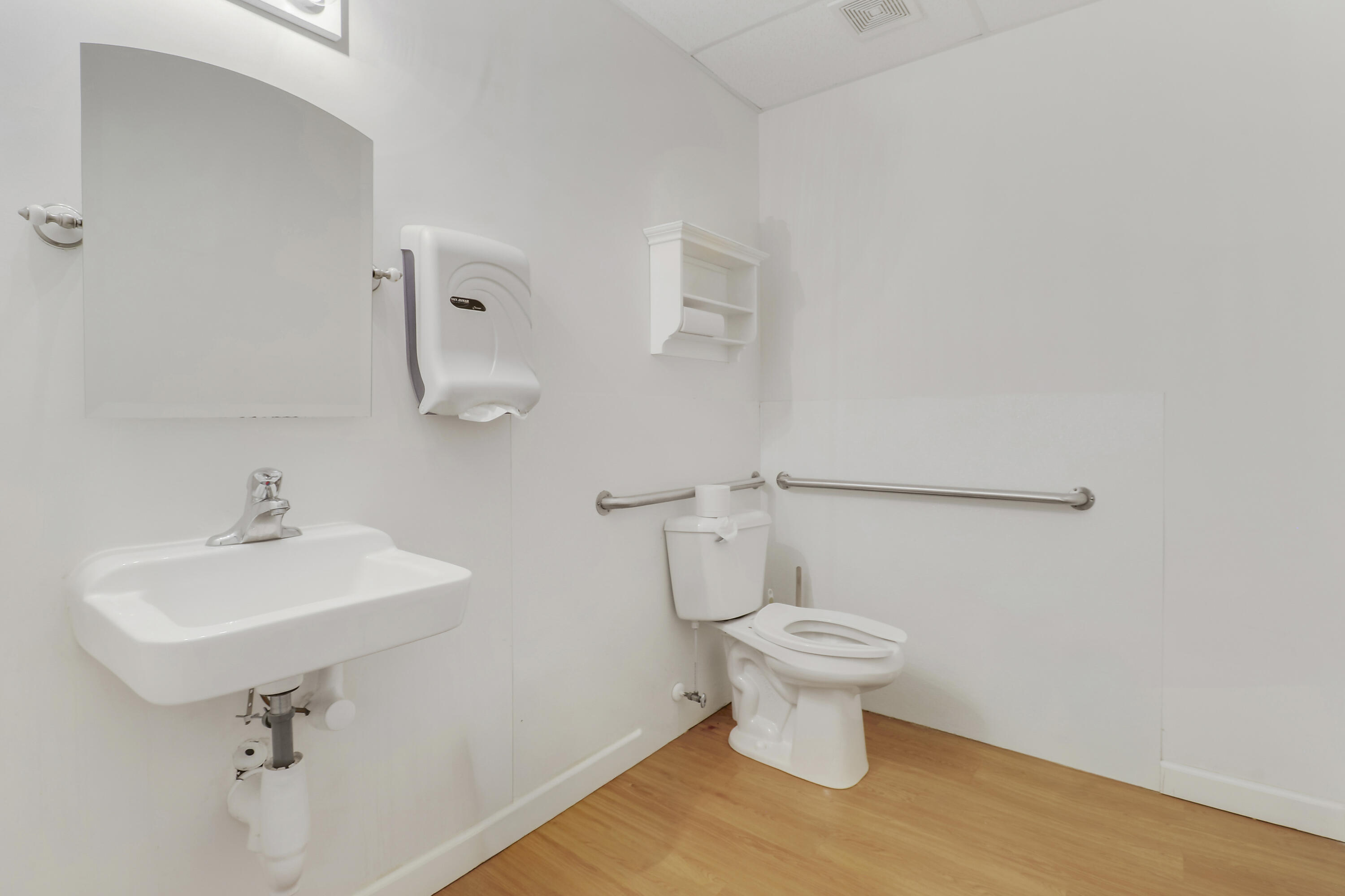 main property photo 31