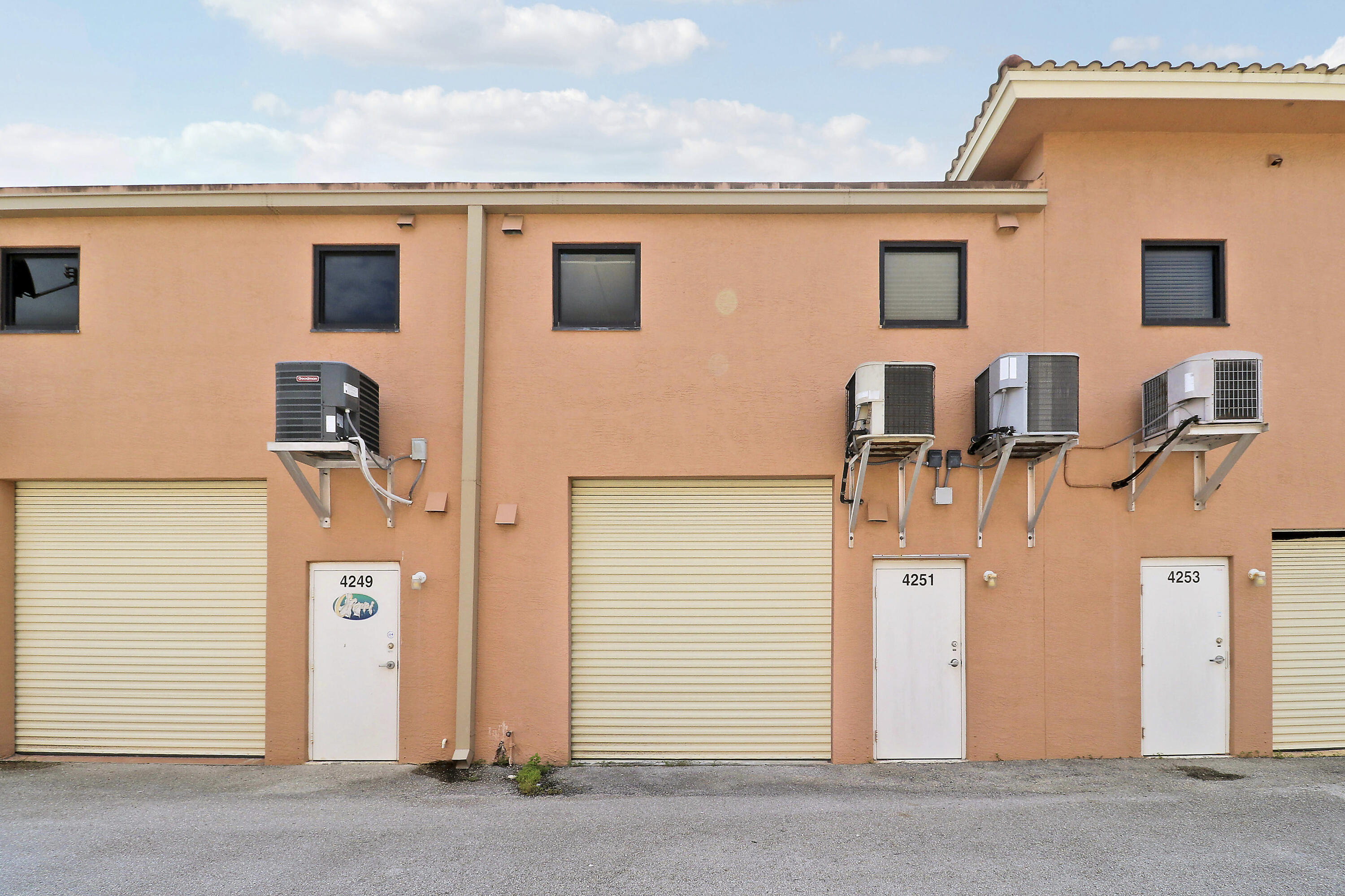 main property photo 9