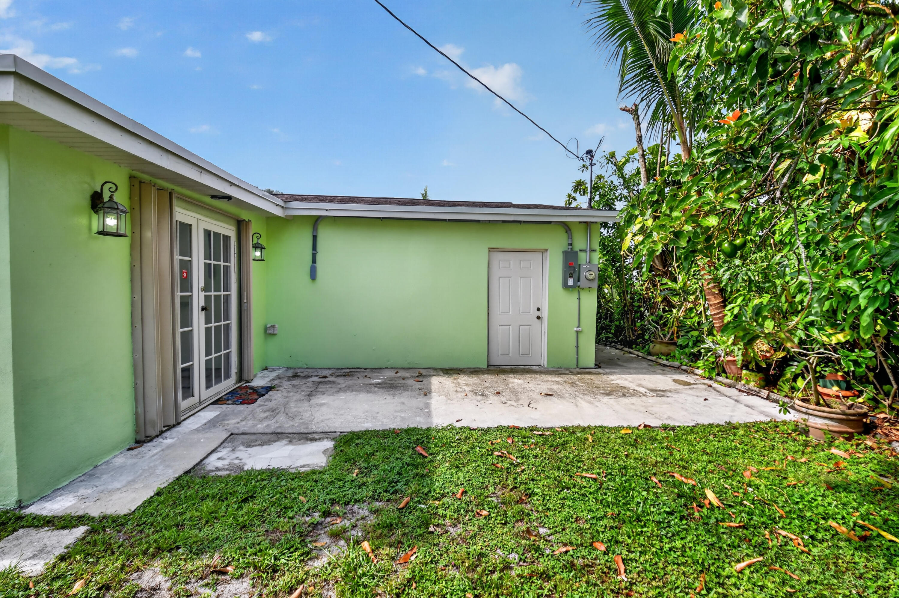 main property photo 29