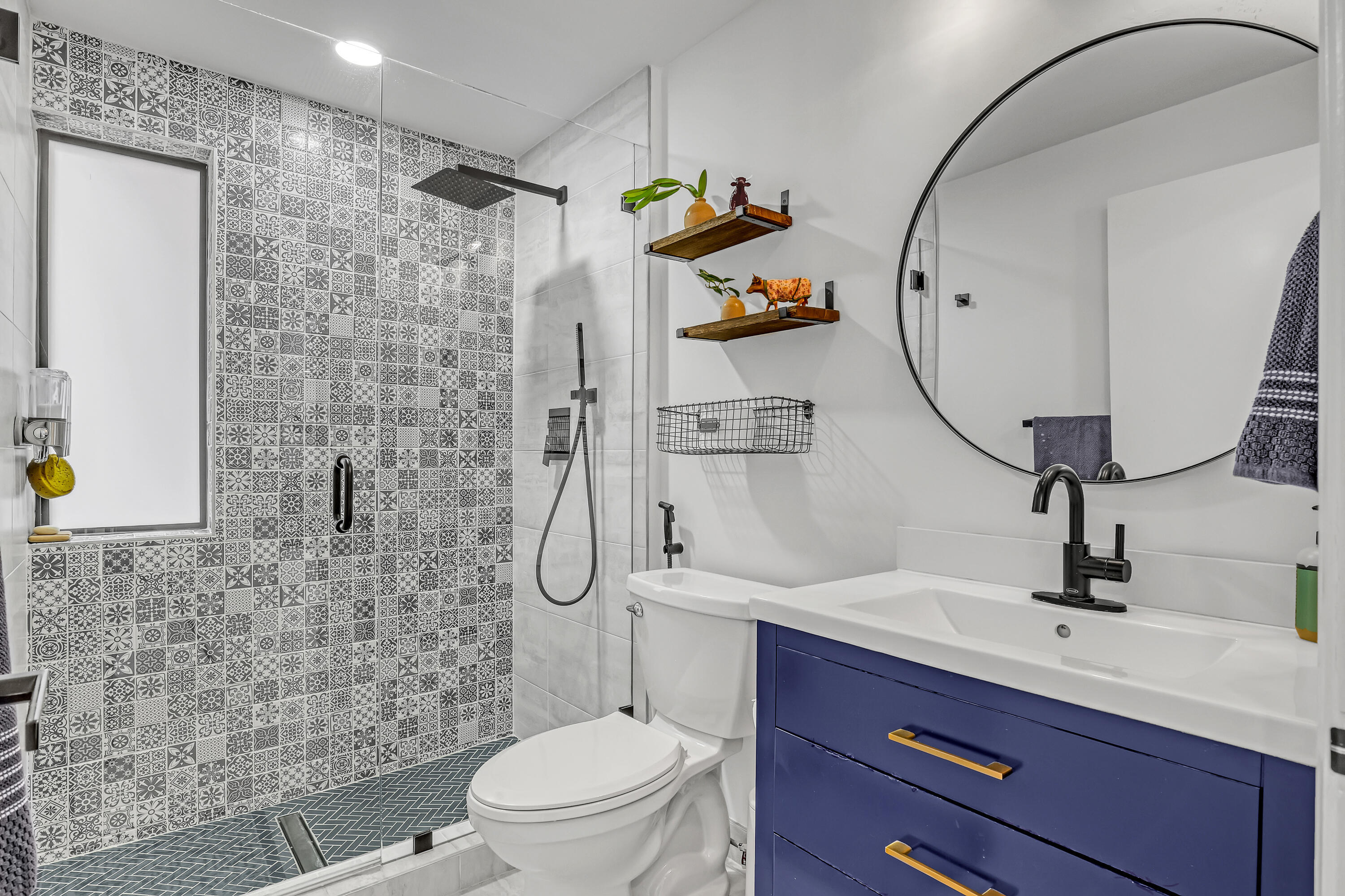main property photo 74